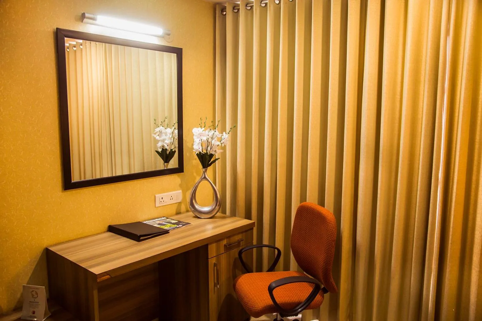 Photo of the whole room in Gold Stone Comfort