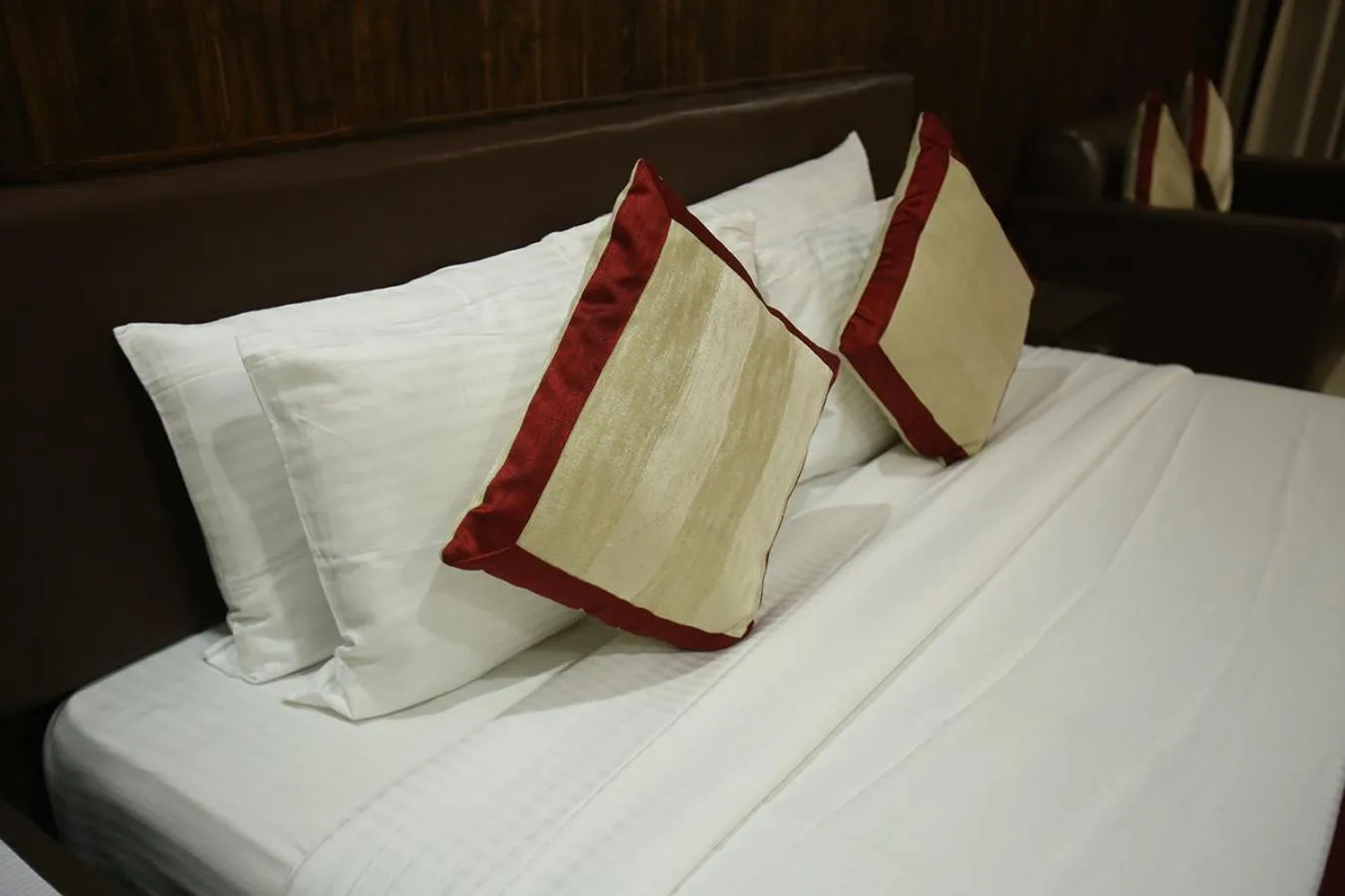 Bed in Gold Stone Comfort