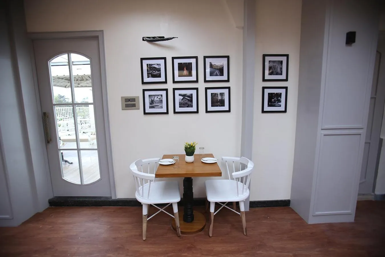 Dining area in Gold Stone Comfort