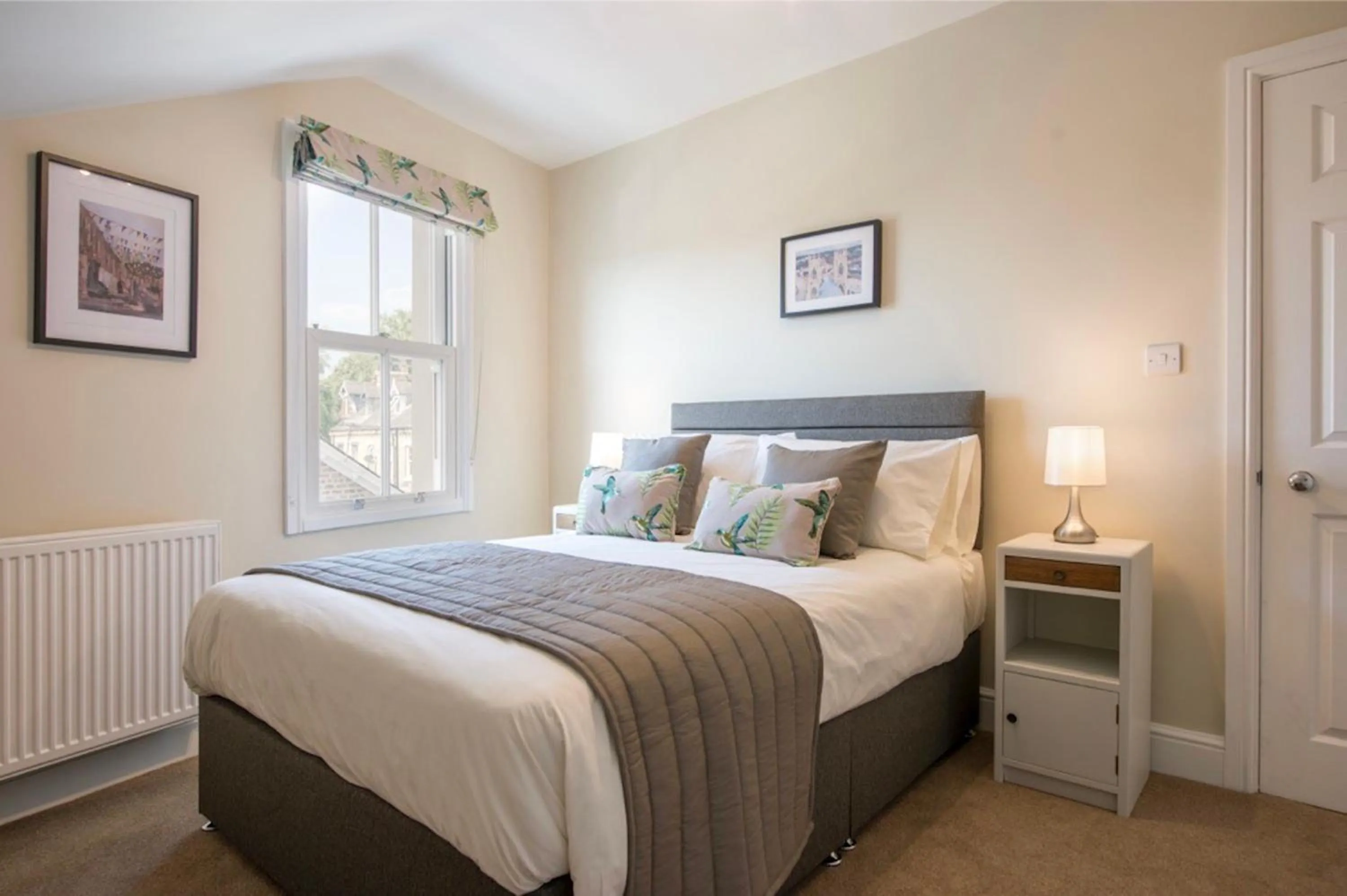 Bedroom, Bed in Spencer House