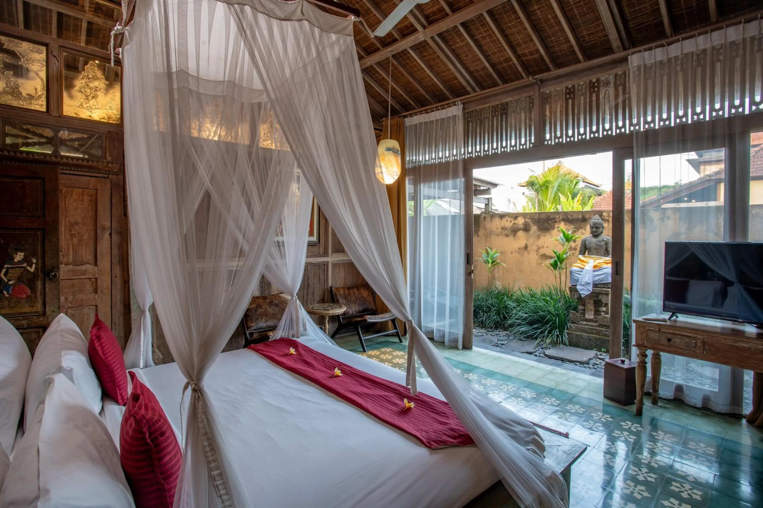 Bed in Aryaswara Villa Ubud