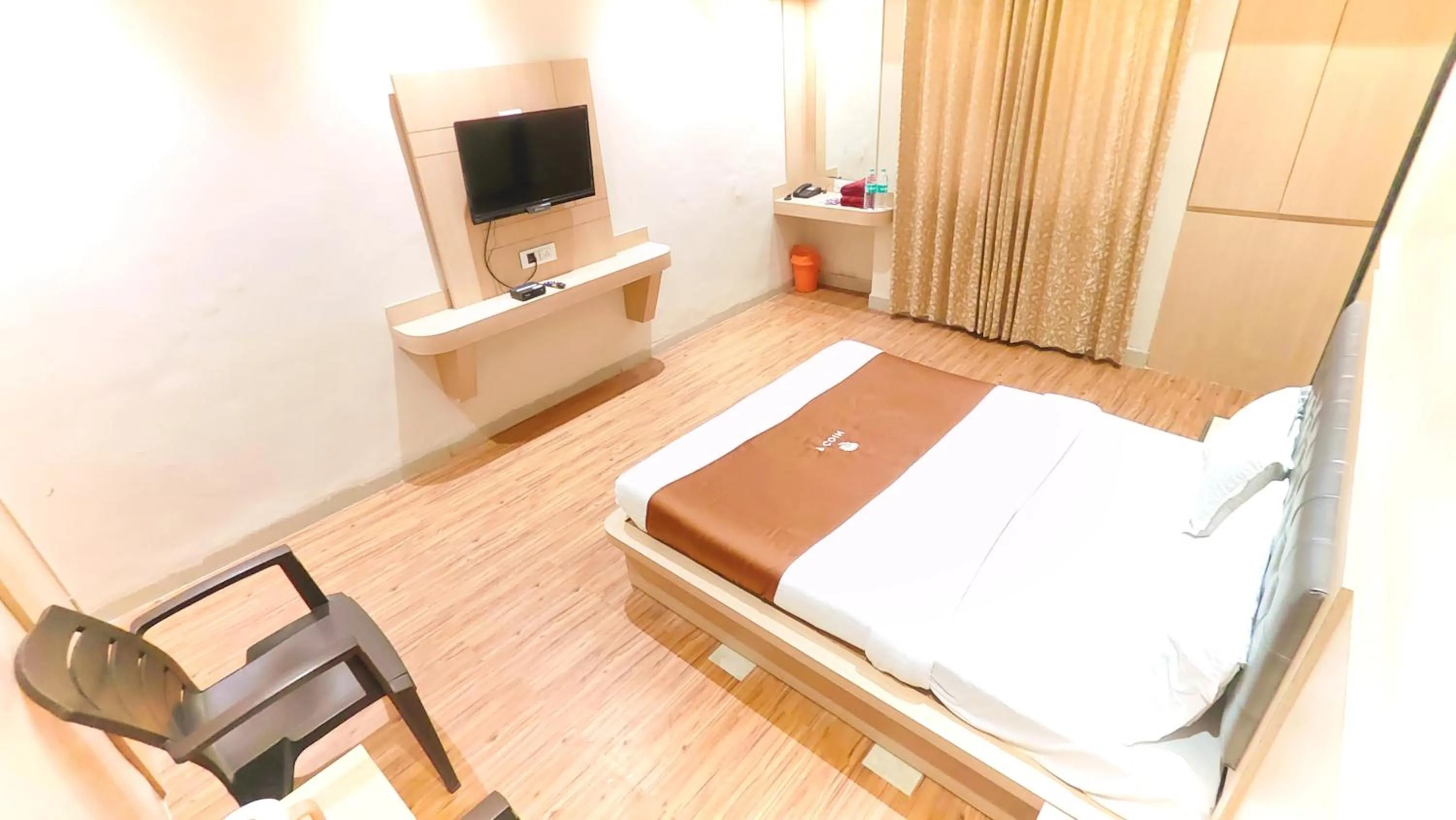 TV and multimedia, Bed in Hotel Yog Palace Newly Renovated