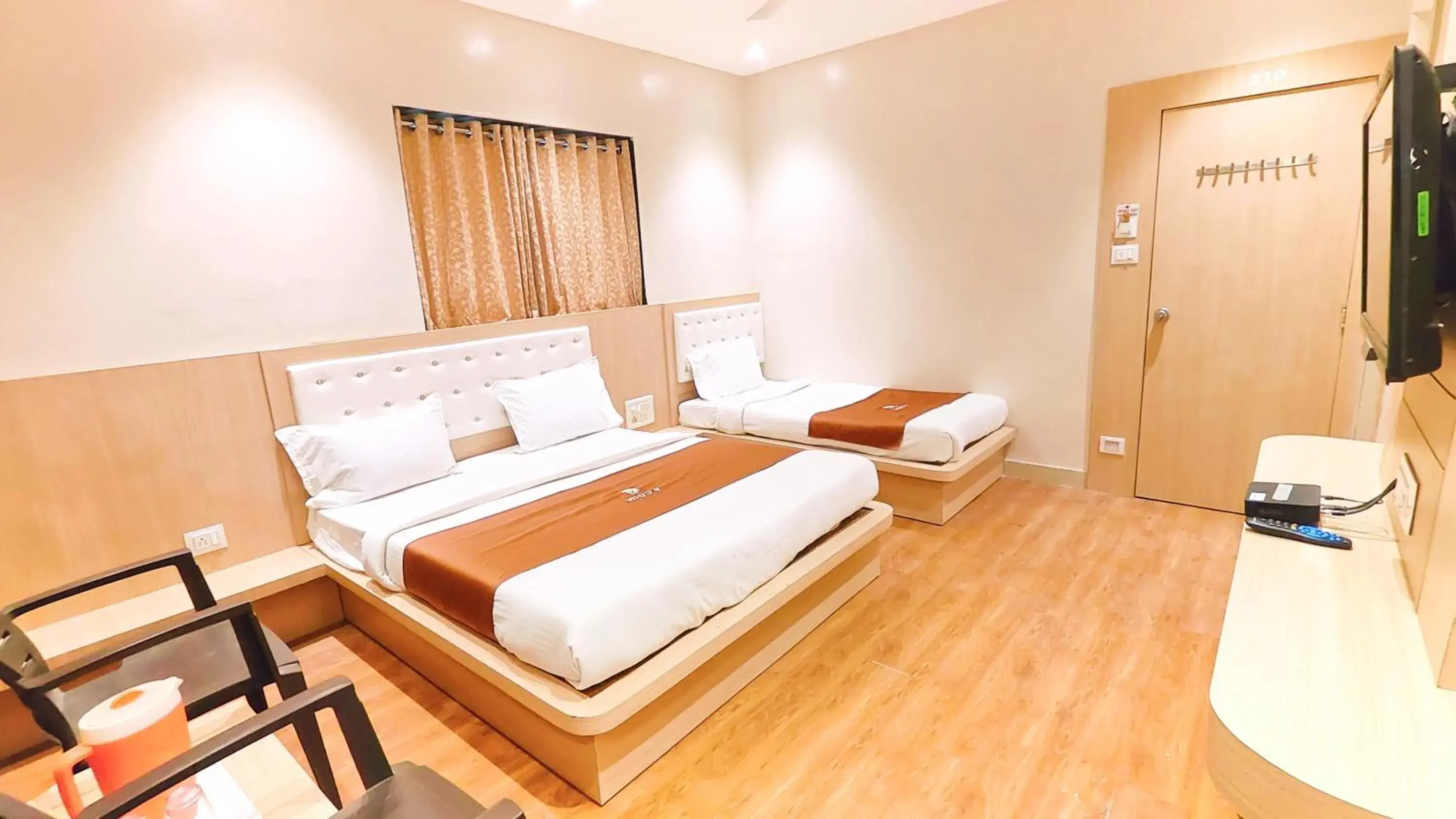 Deluxe Triple Room AC in Hotel Yog Palace Newly Renovated Deluxe Triple Room AC in Hotel Yog Palace Newly Renovated