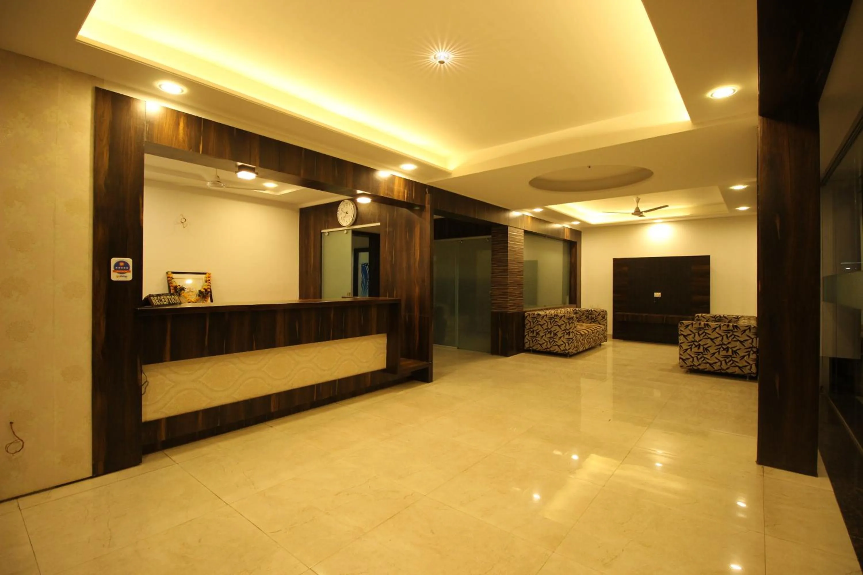 Lobby or reception in Hotel Yog Palace Newly Renovated