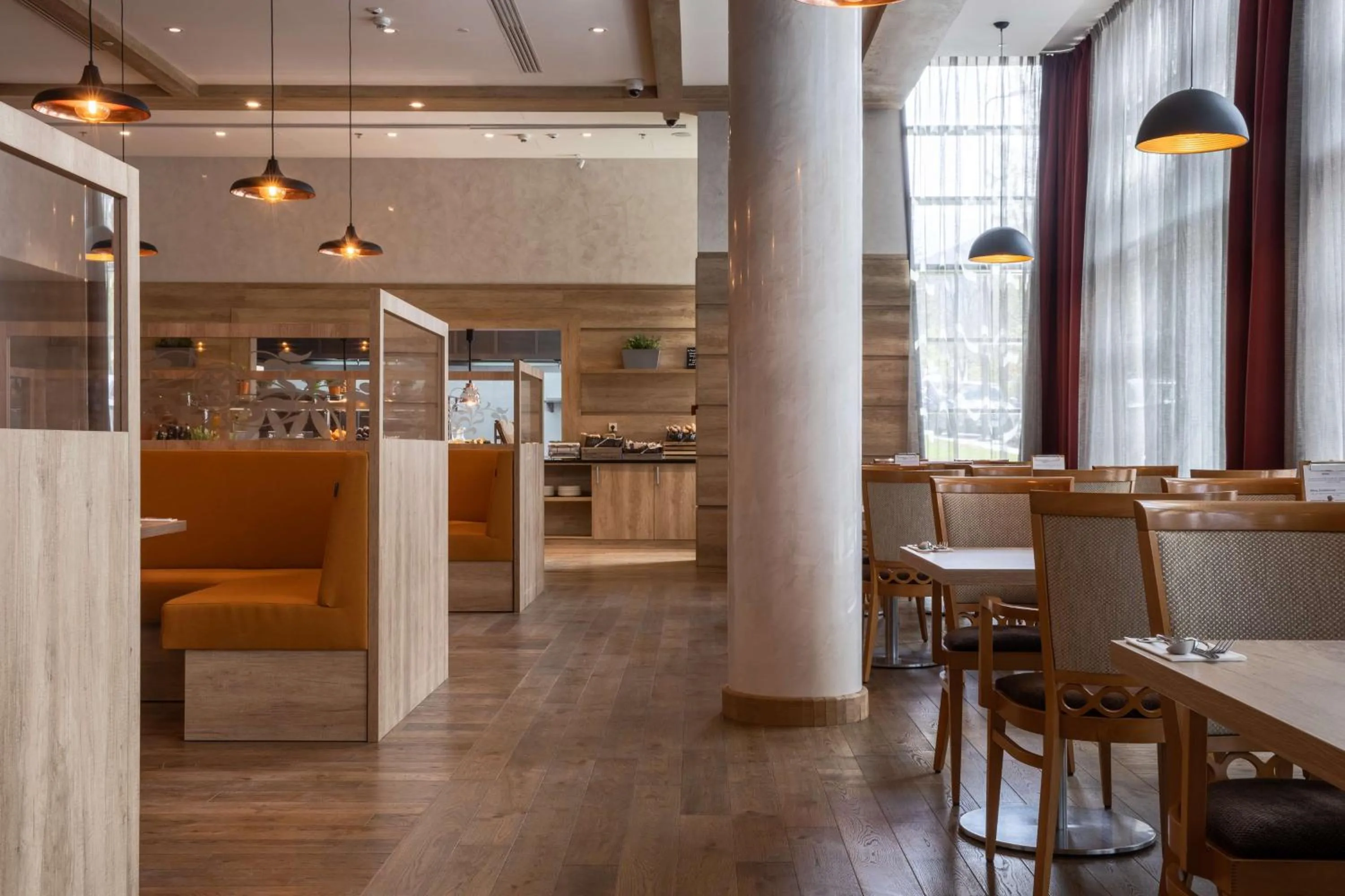 Restaurant/places to eat in Radisson Blu Hotel & Residences