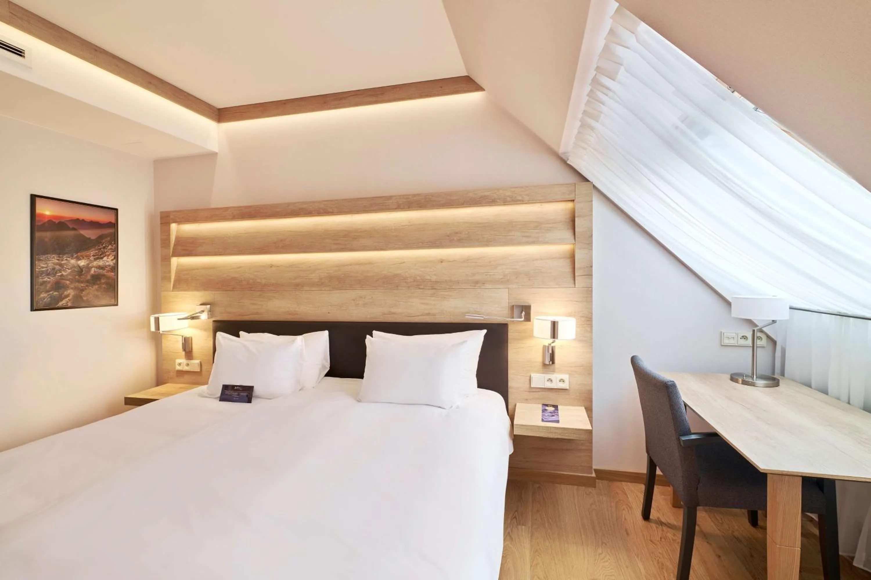 Bedroom, Bed in Radisson Blu Hotel & Residences