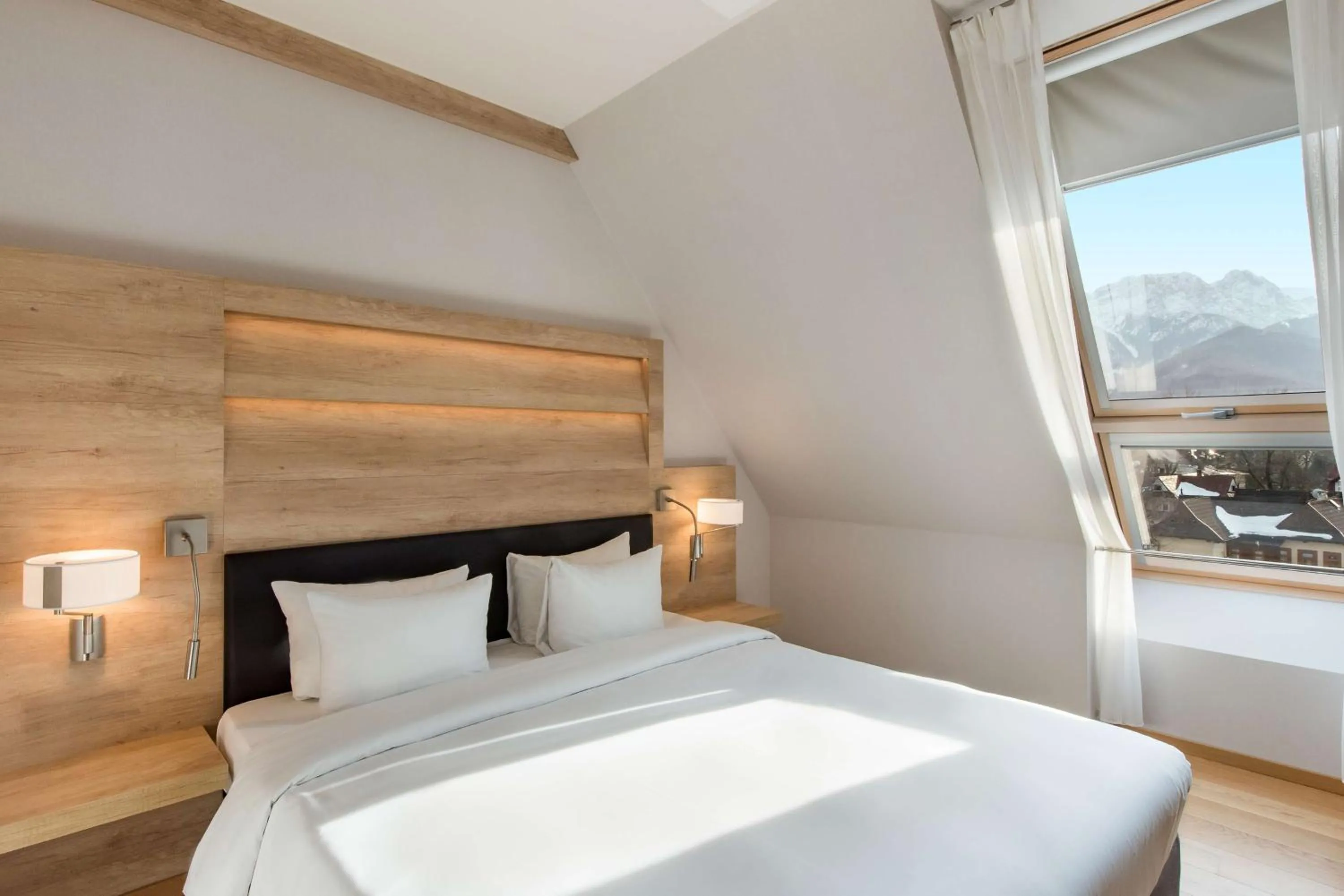 Photo of the whole room, Bed in Radisson Blu Hotel & Residences