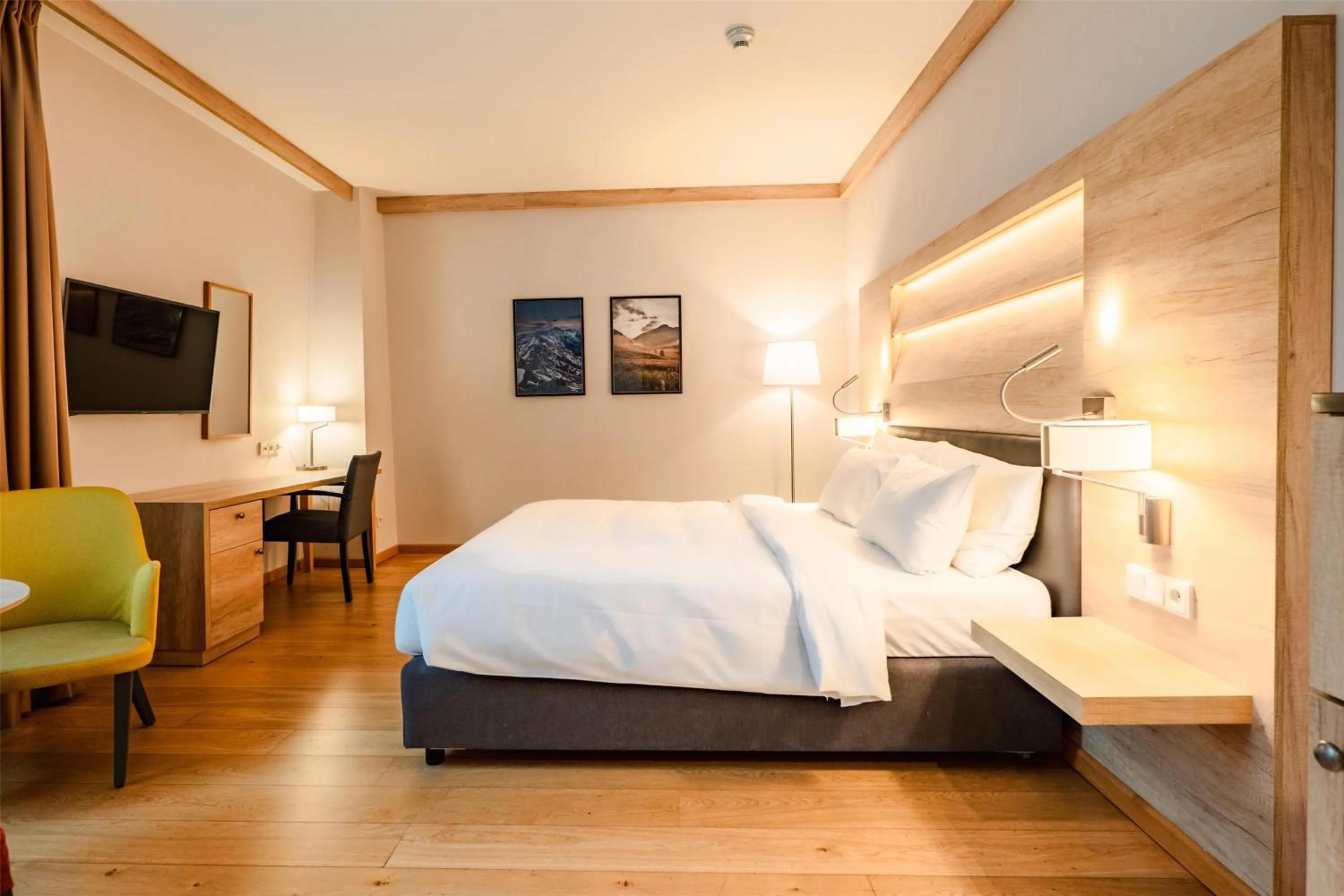 Bedroom, Bed in Radisson Blu Hotel & Residences