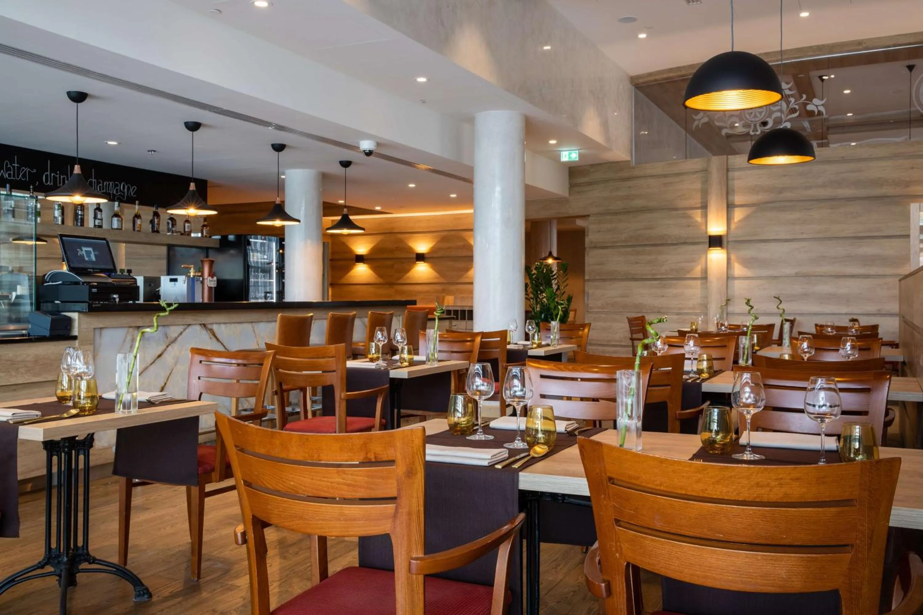 Restaurant/places to eat in Radisson Blu Hotel & Residences