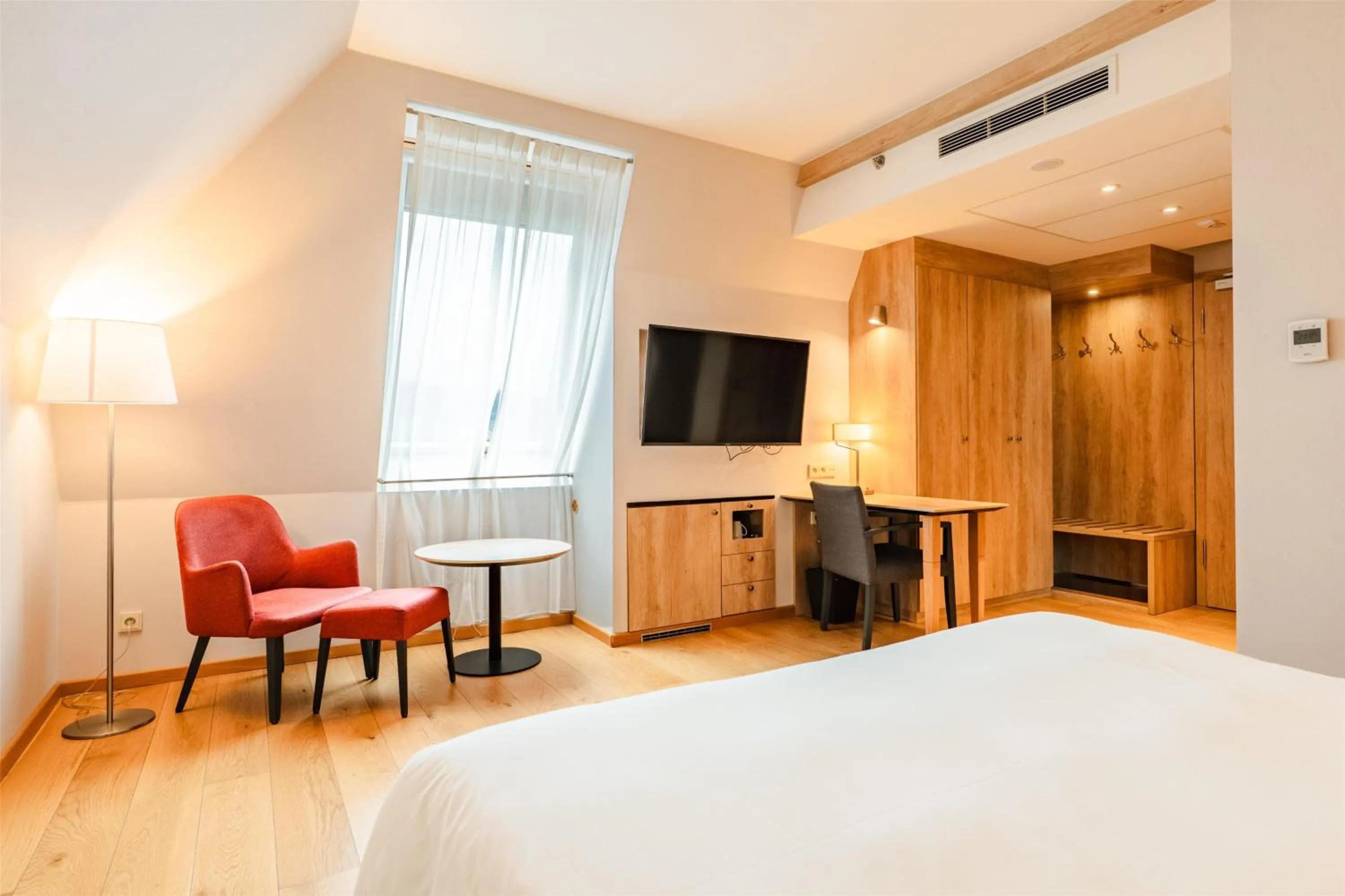 Bedroom, Bed in Radisson Blu Hotel & Residences