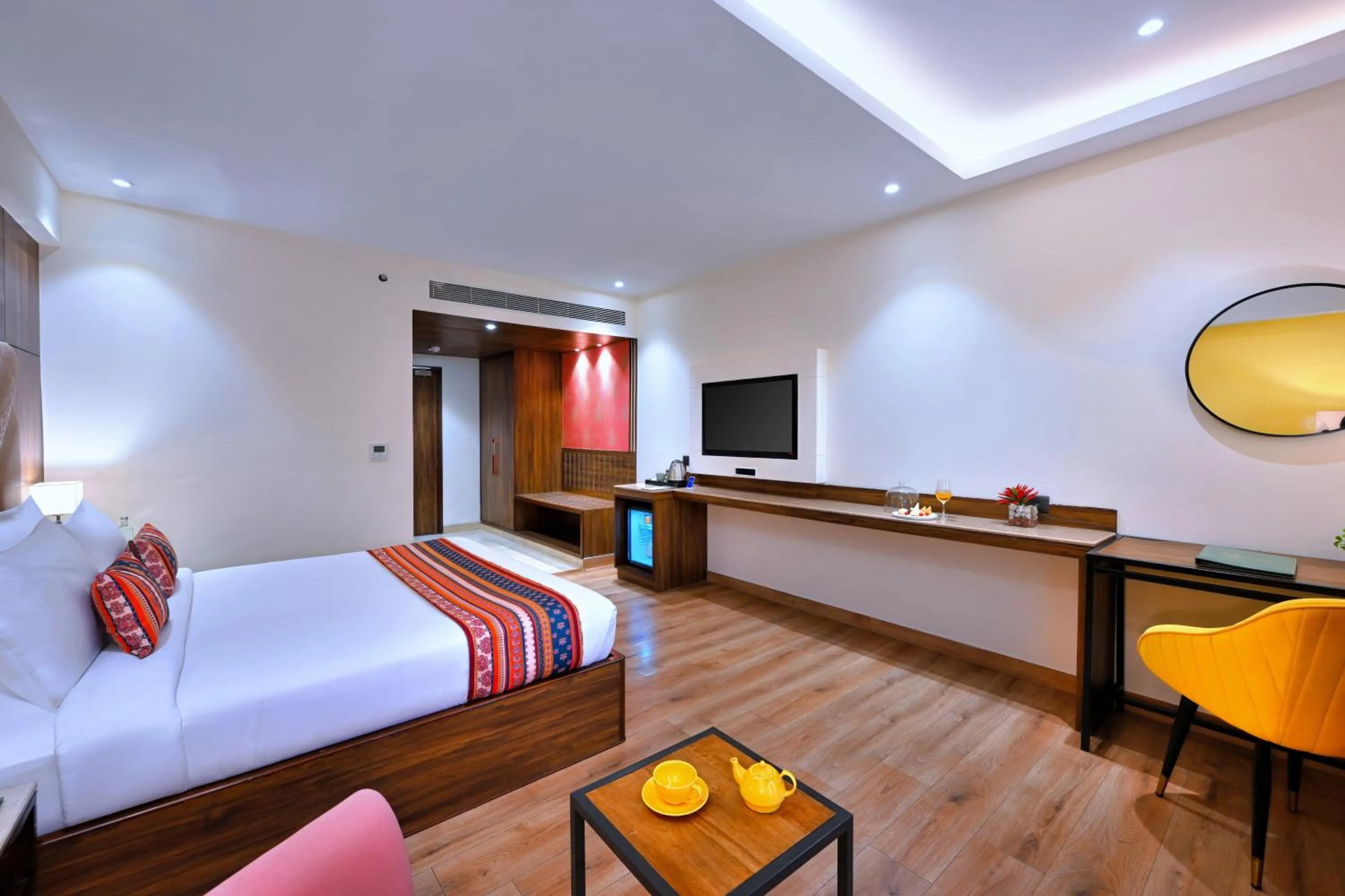 Bedroom, Bed in Hotel Royale Regent