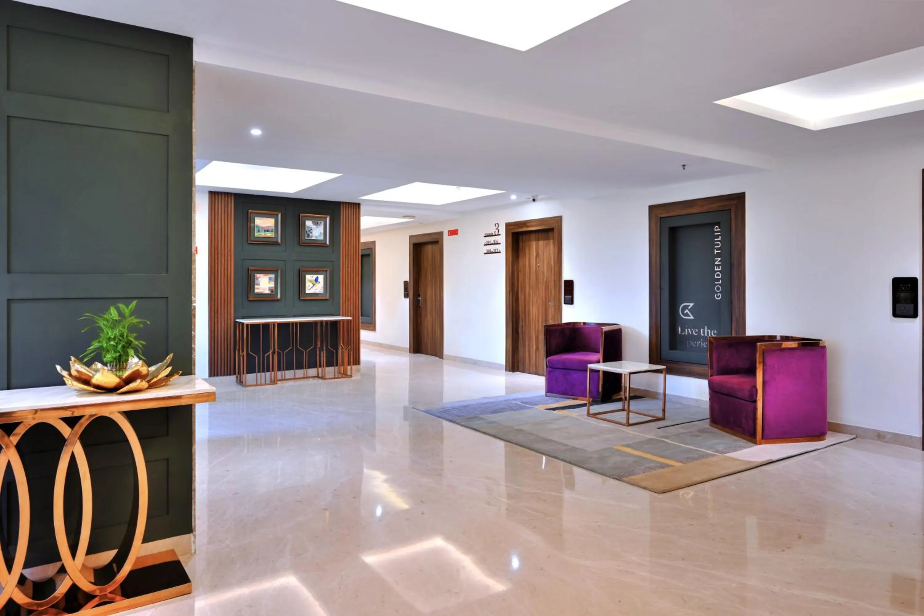 Seating area in Hotel Royale Regent