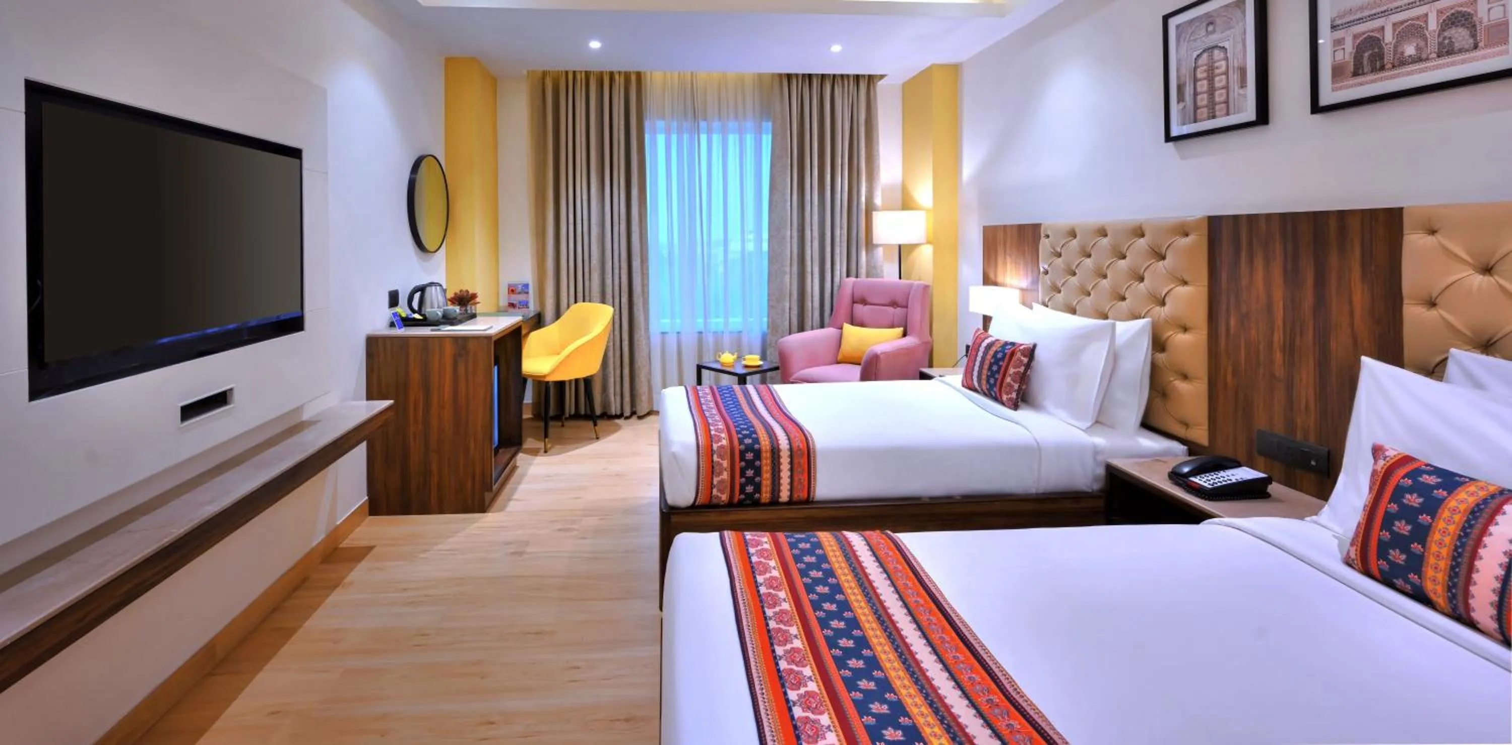 TV and multimedia, Bed in Hotel Royale Regent