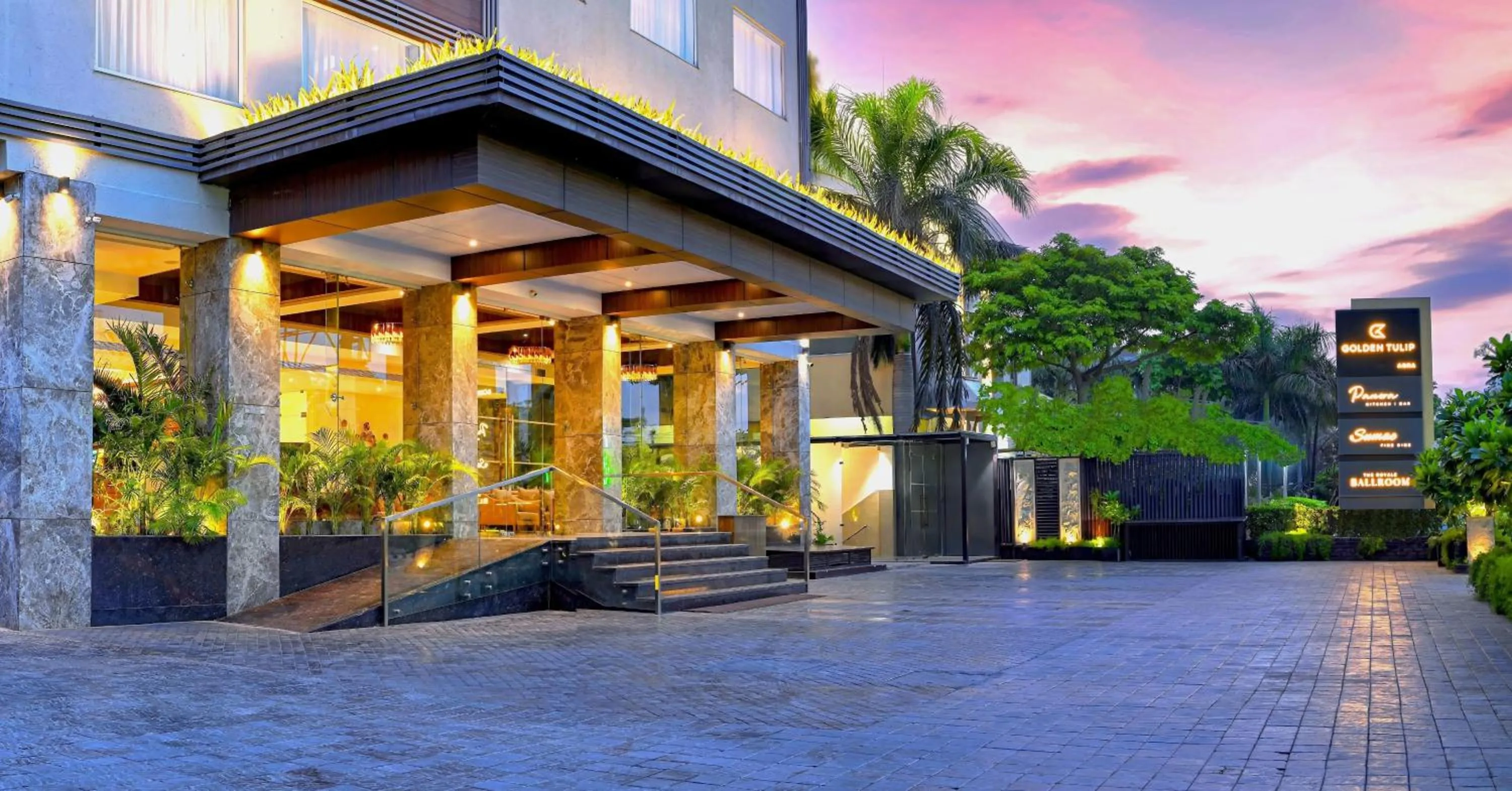 Parking in Hotel Royale Regent