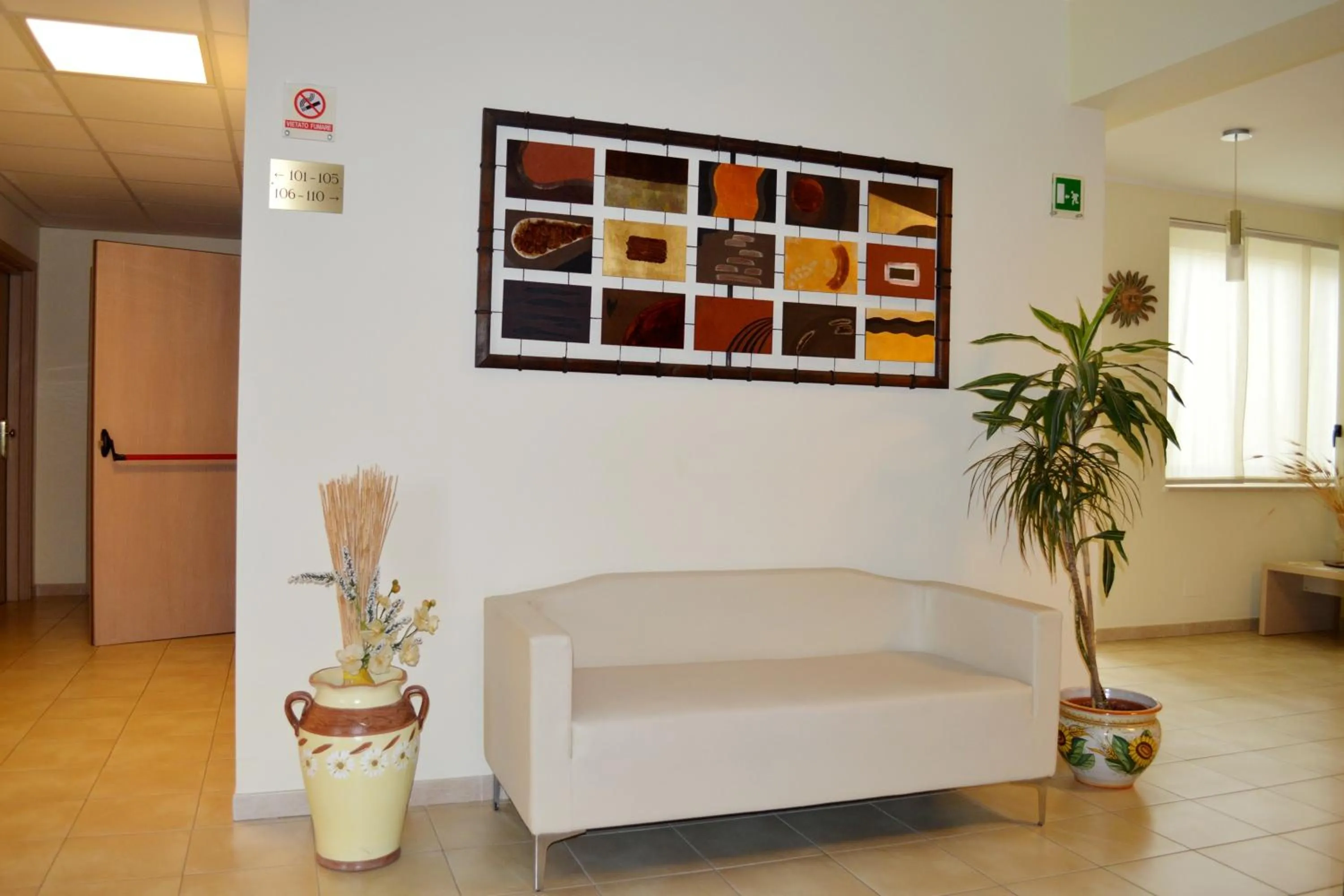 Area and facilities in La Lanterna Hotel
