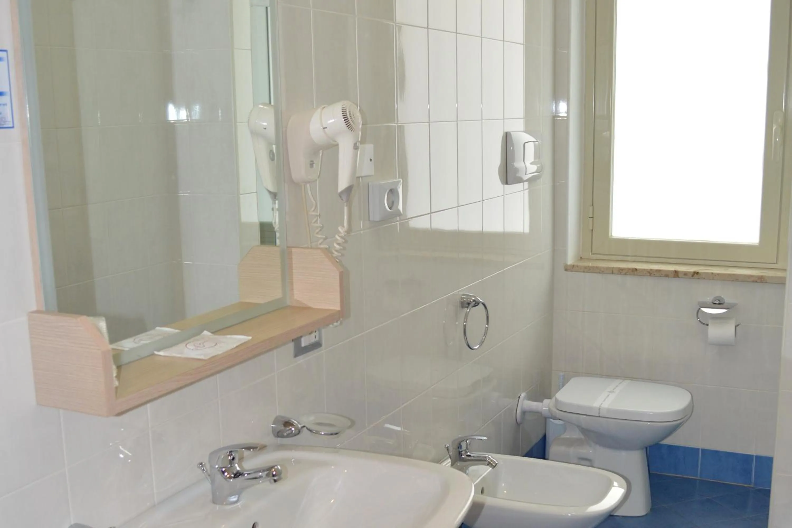 Bathroom in La Lanterna Hotel