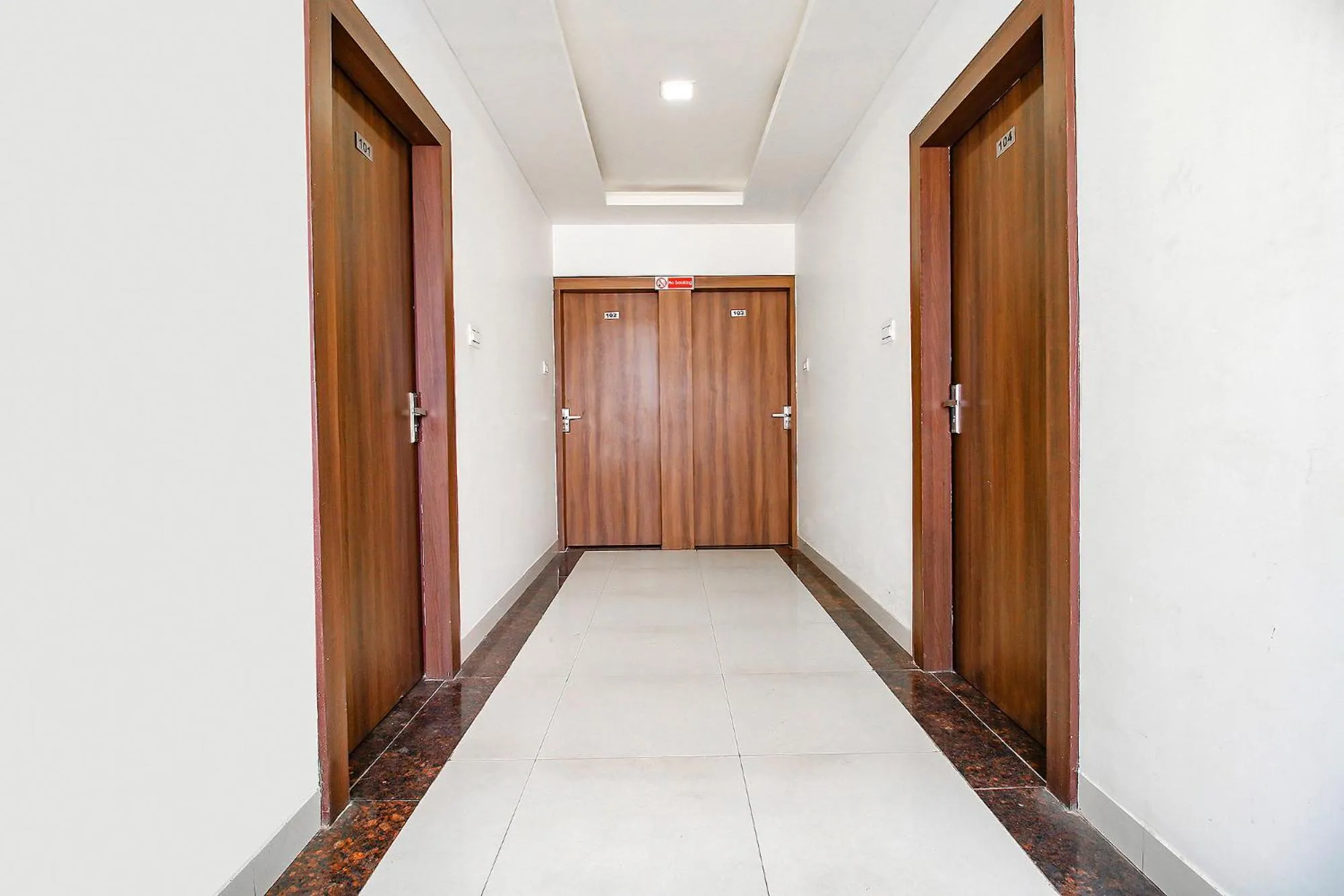 Lobby or reception in FabExpress Comfort Stay I