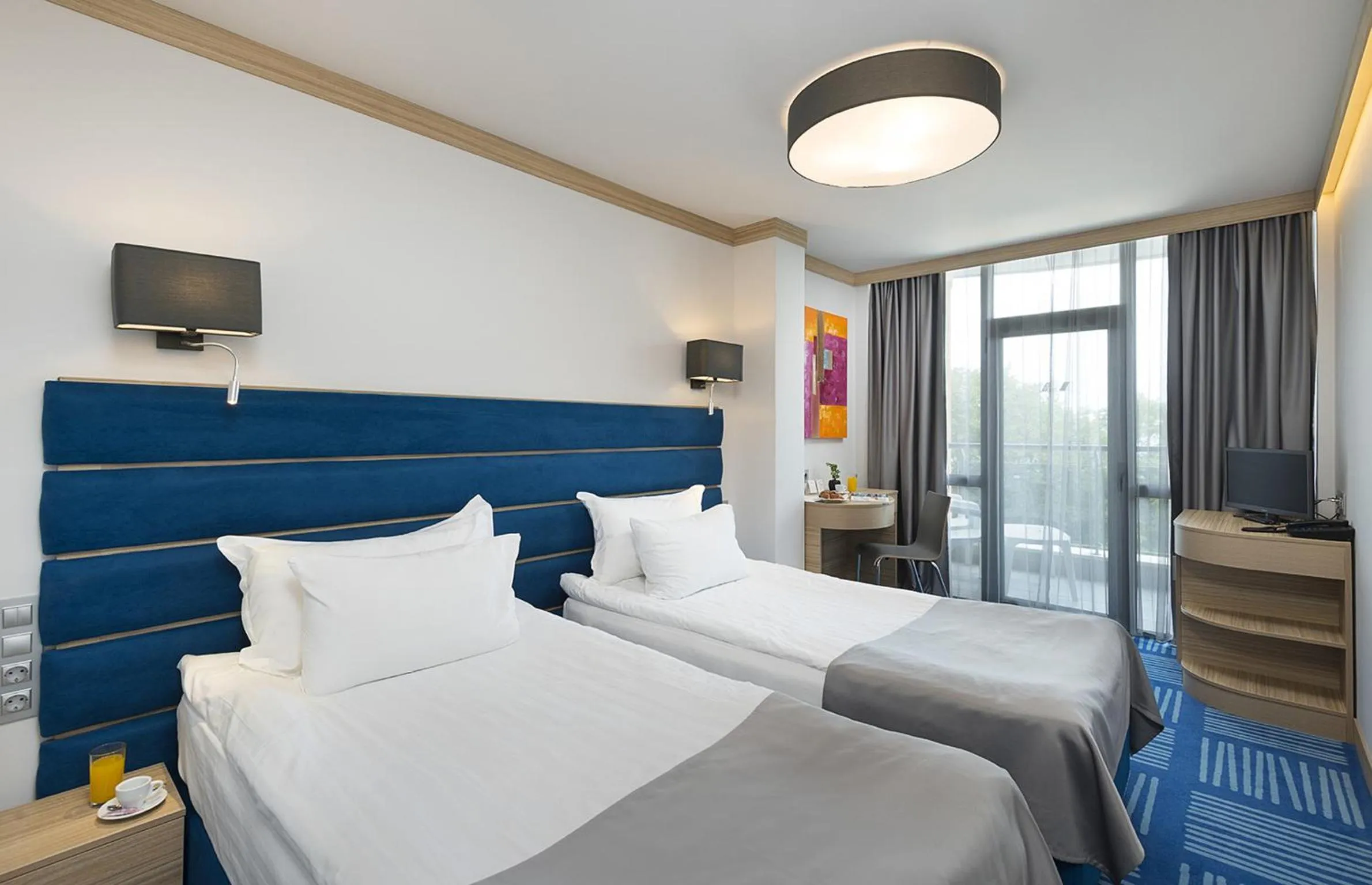 Bed in HVD Viva Club Ultra All Inclusive - Private Beach & Free Parking