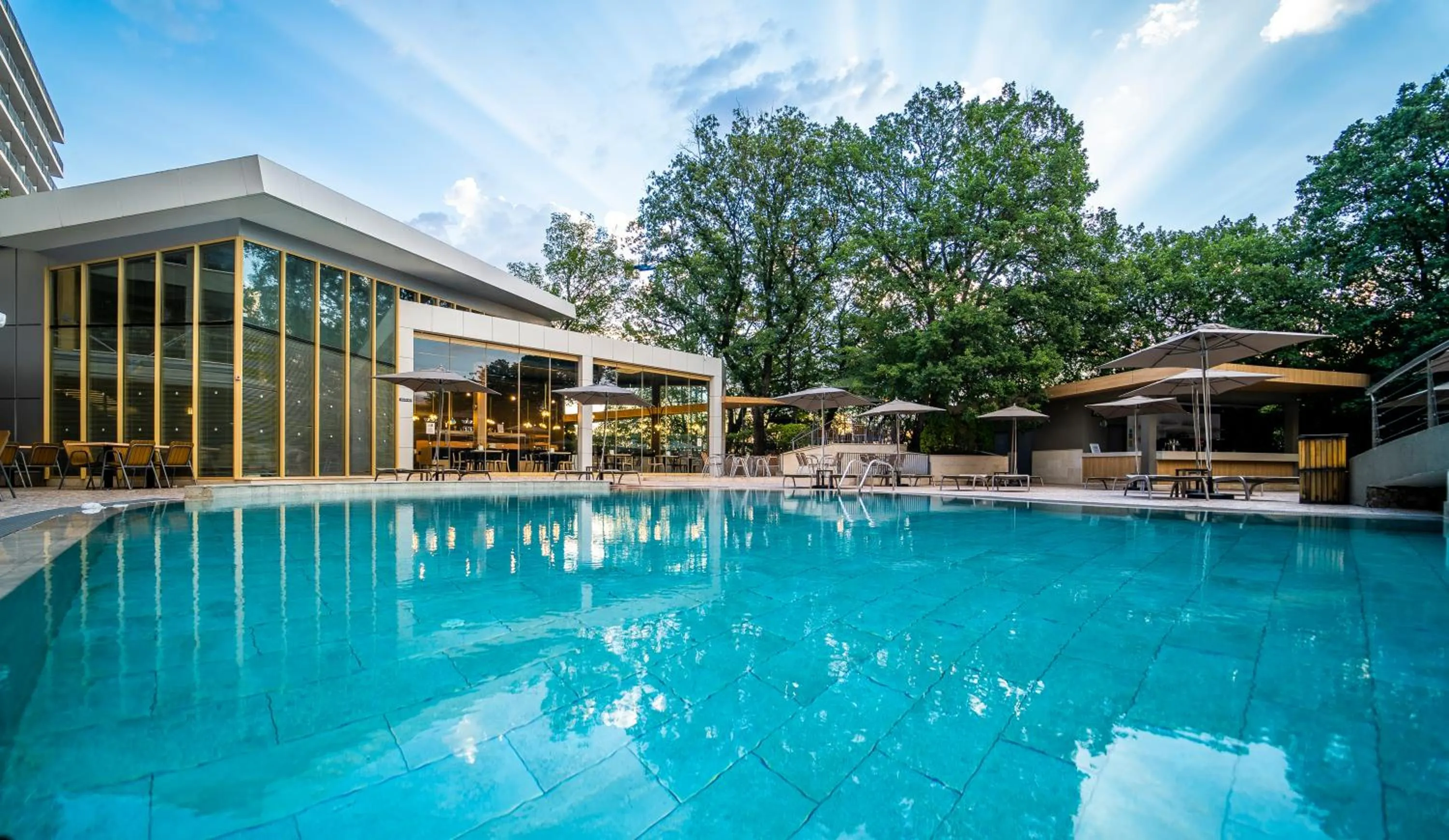 Restaurant/places to eat in HVD Viva Club Ultra All Inclusive - Private Beach & Free Parking