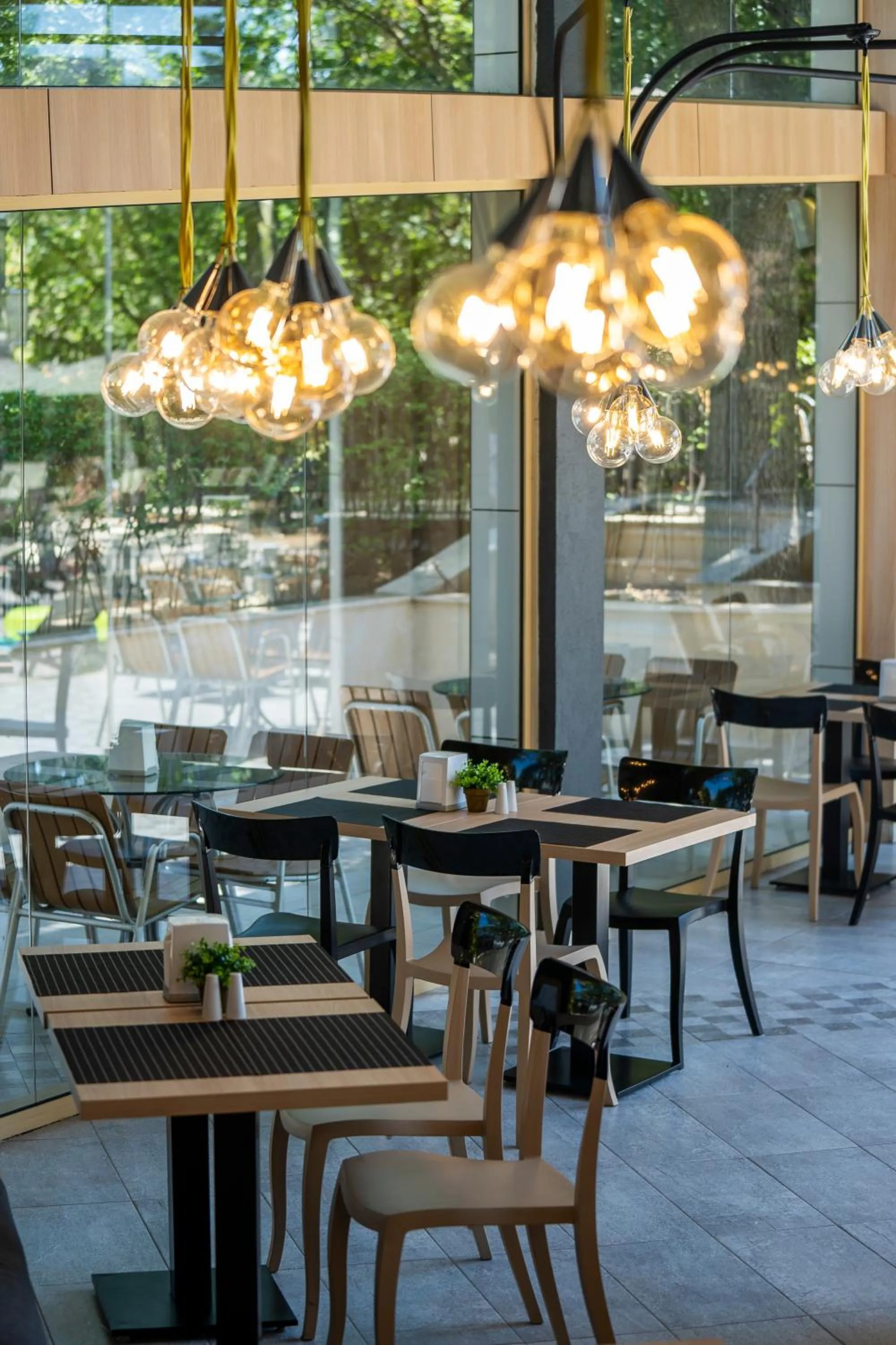 Restaurant/places to eat in HVD Viva Club Ultra All Inclusive - Private Beach & Free Parking