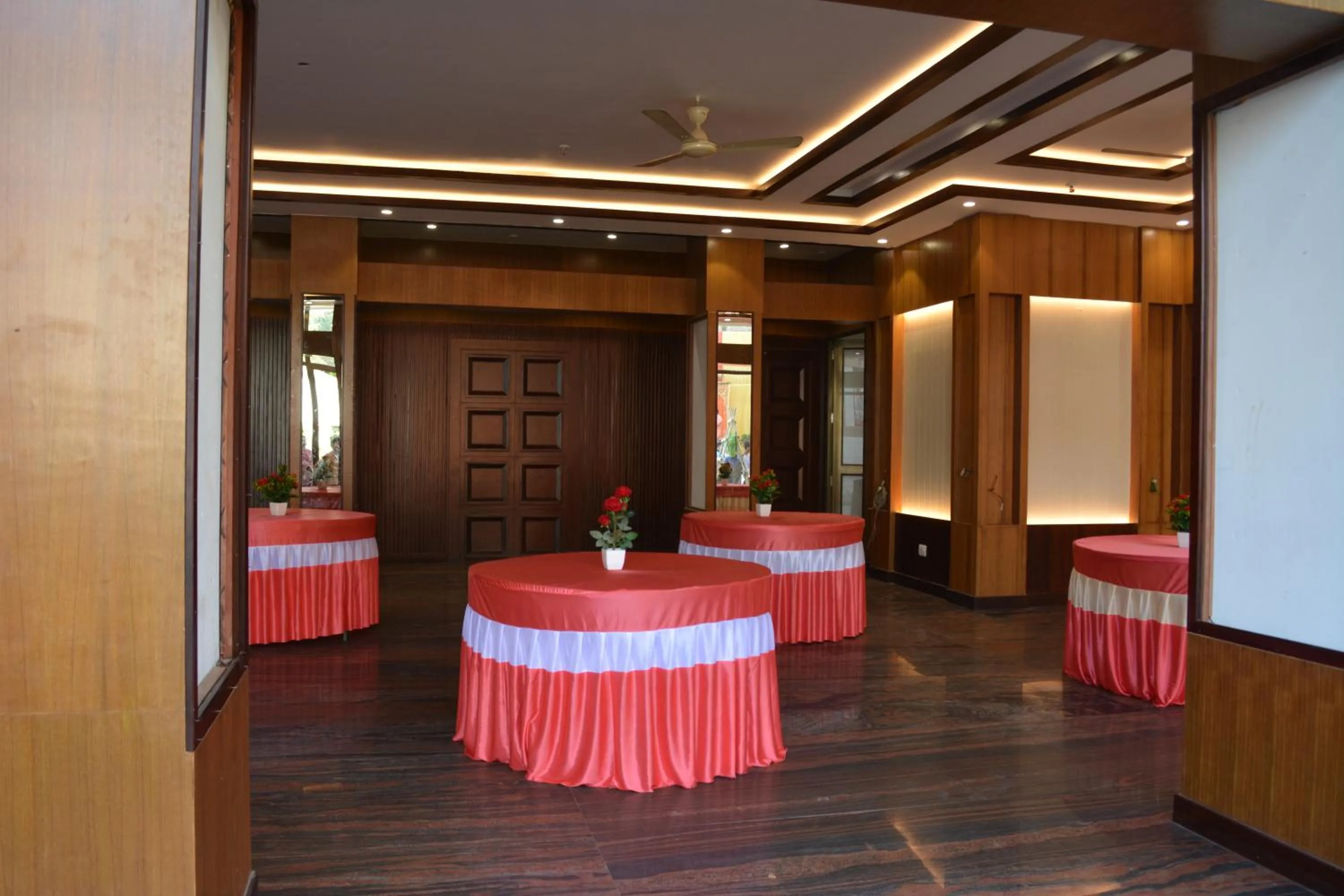 Banquet/Function facilities in JJK Rukmini Vilas Hotel & Banquet