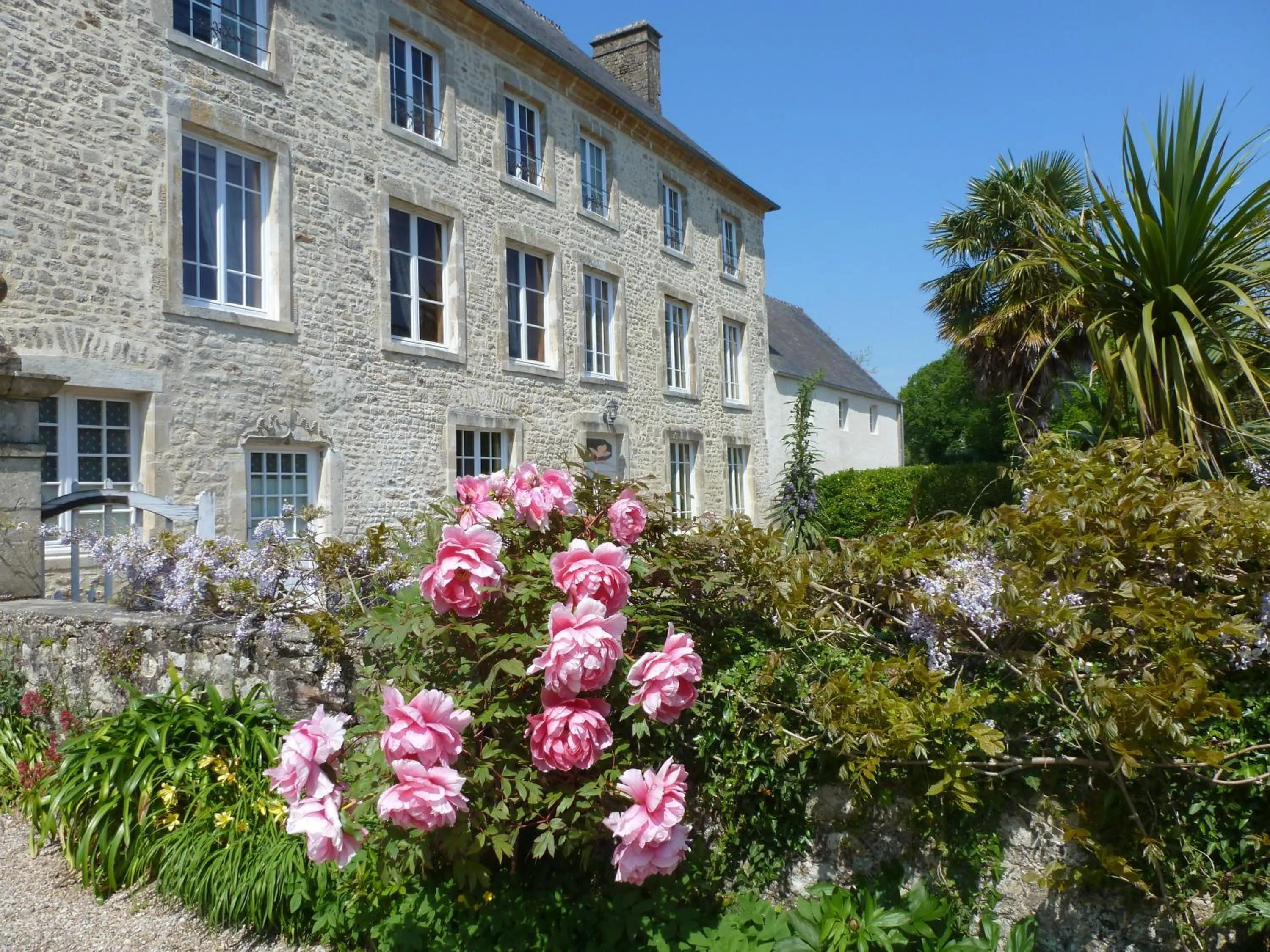 Facade/entrance in Manoir De Savigny