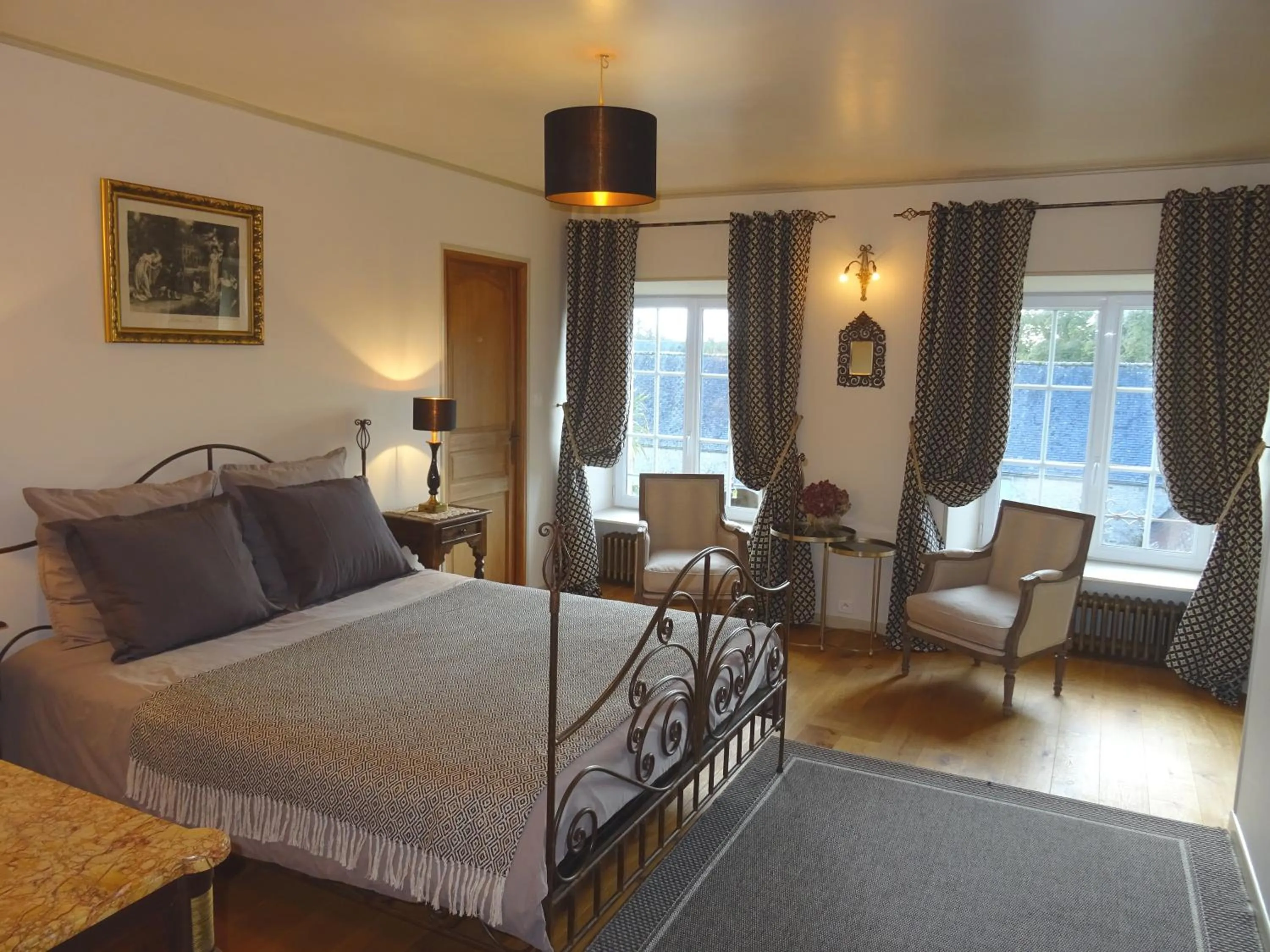 Photo of the whole room, Bed in Manoir De Savigny