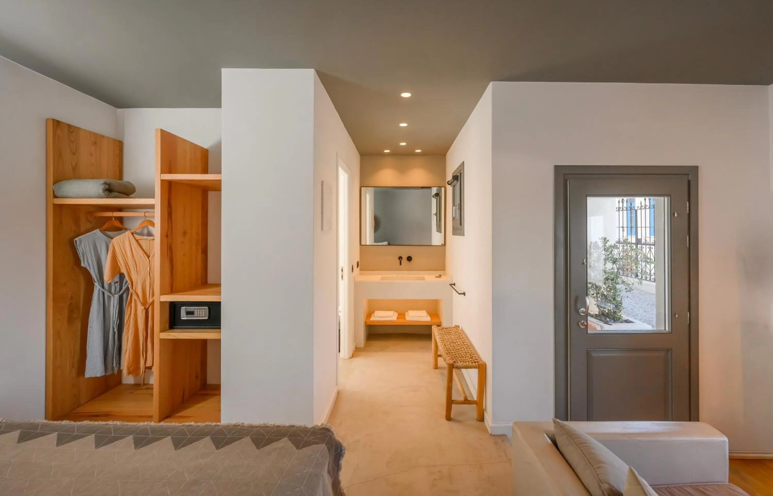 Photo of the whole room, Bed in Lemon Suites Santorini