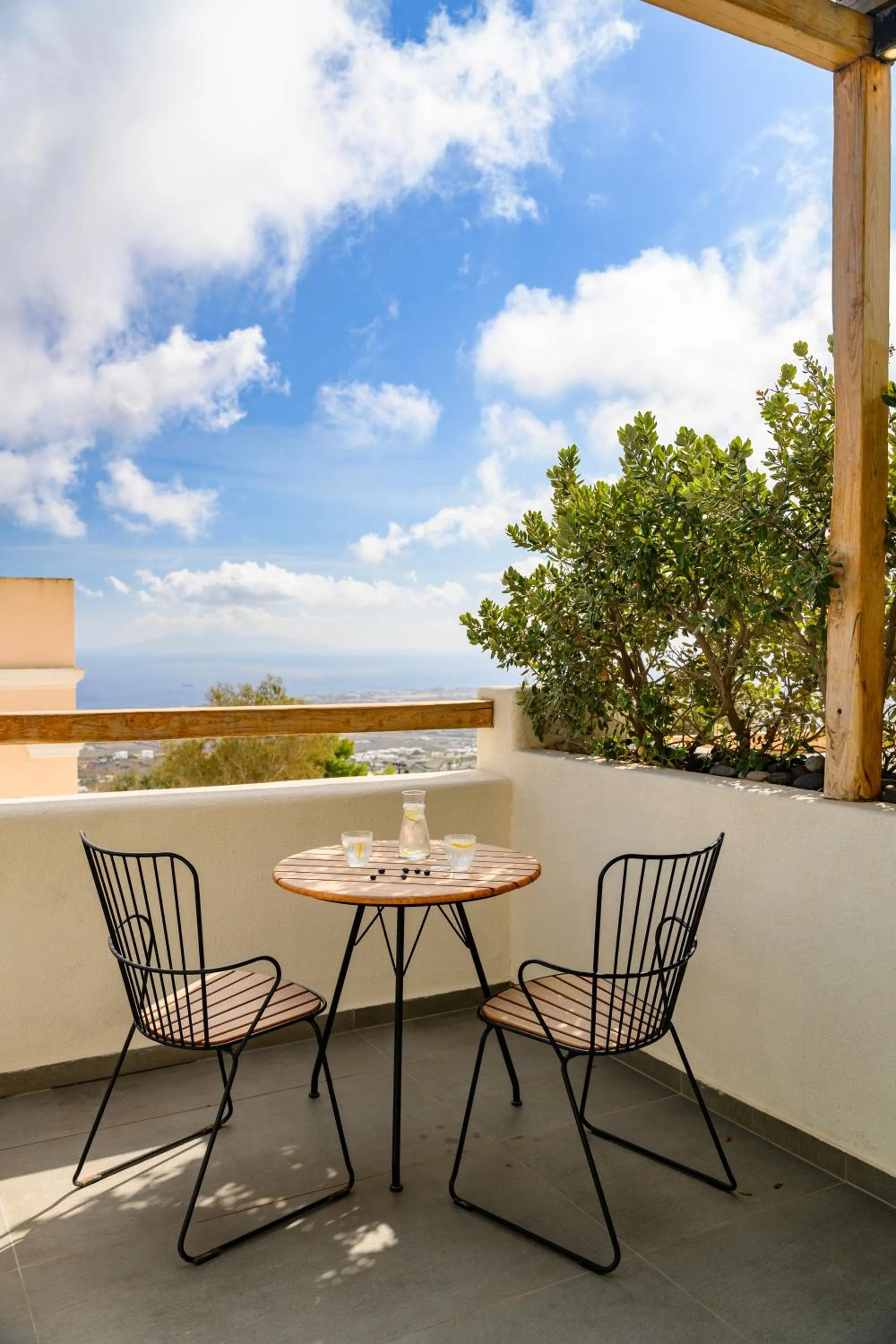 Patio in Lemon Suites Santorini