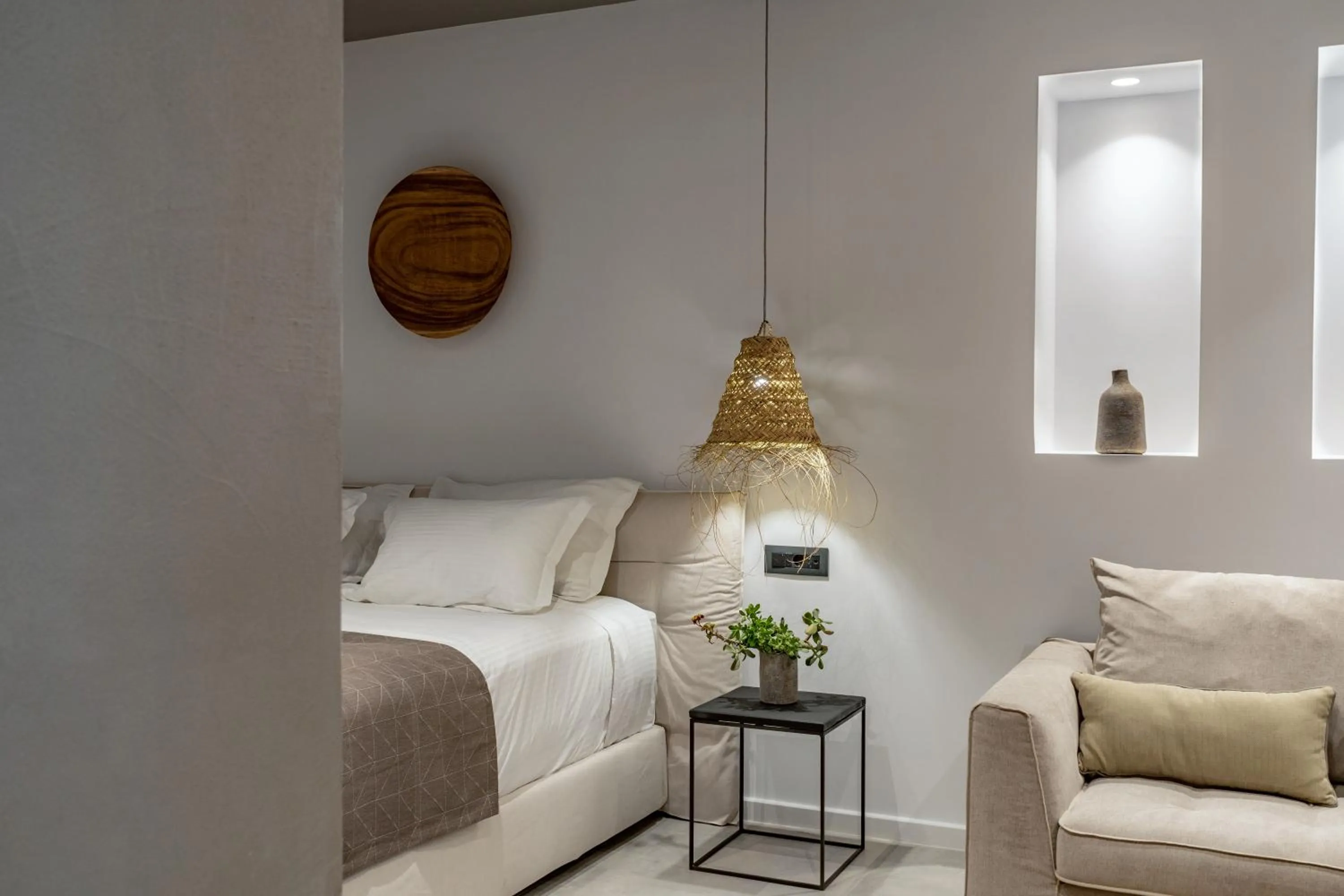 Bed in Lemon Suites Santorini