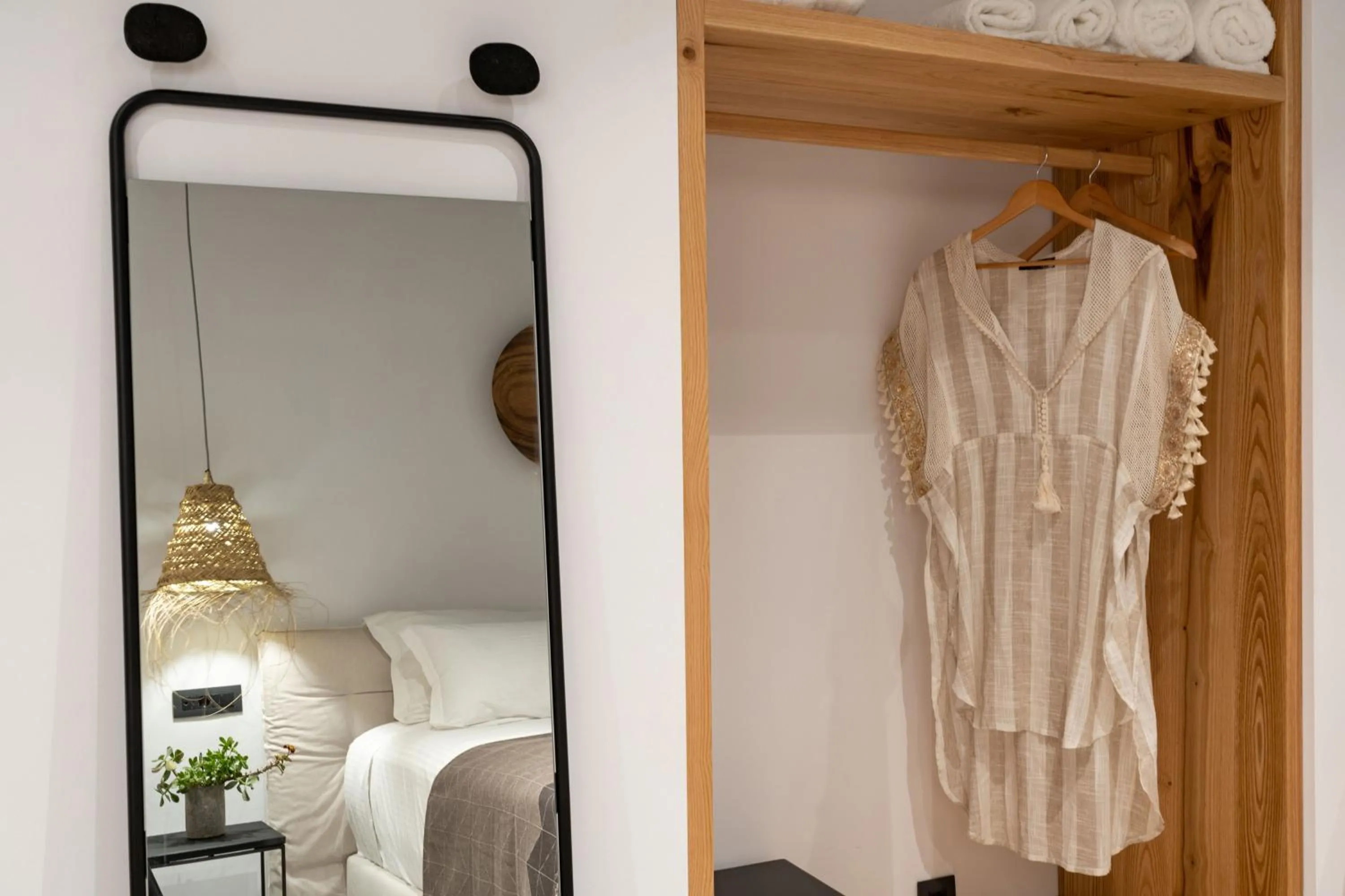 Bed in Lemon Suites Santorini