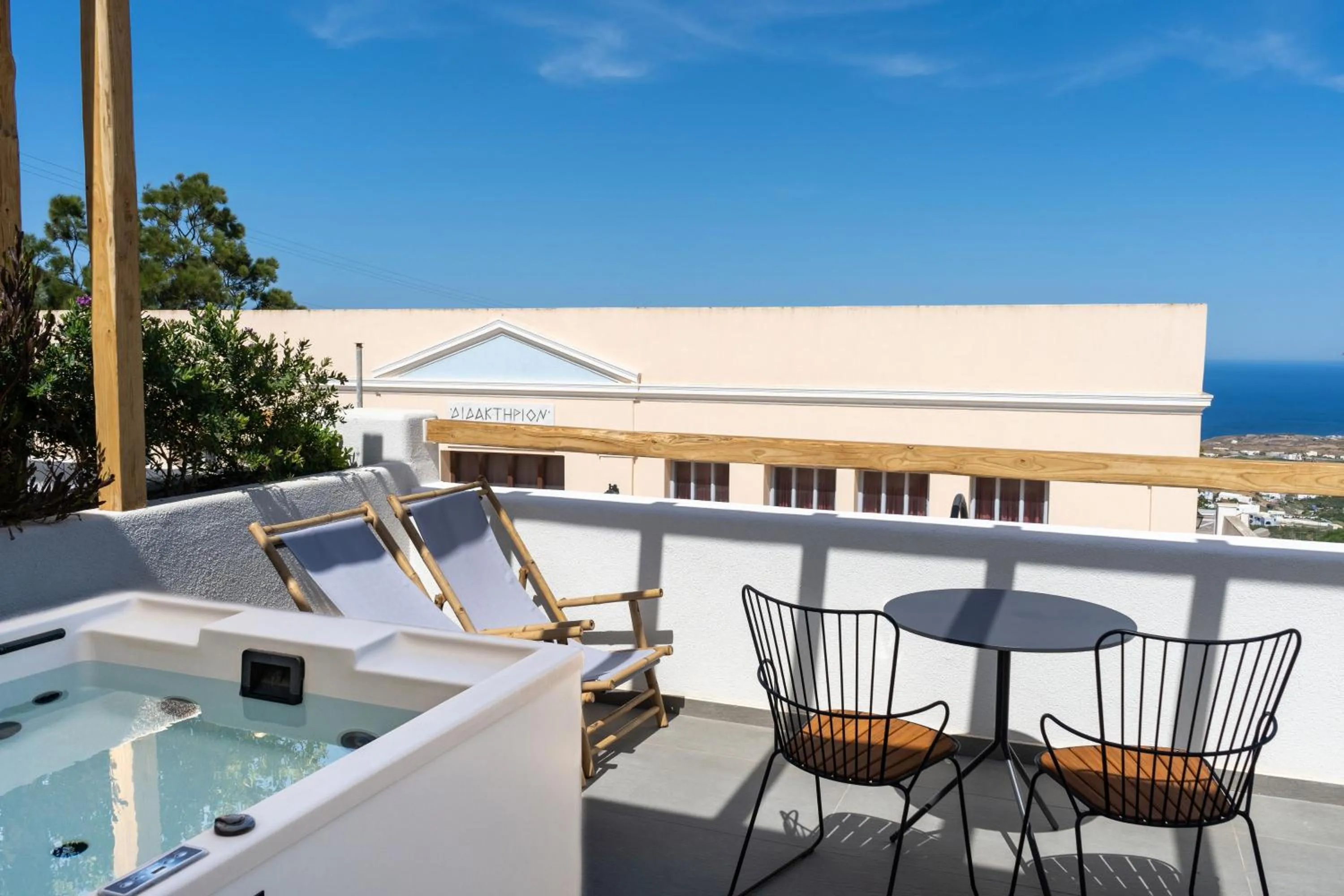 Patio in Lemon Suites Santorini
