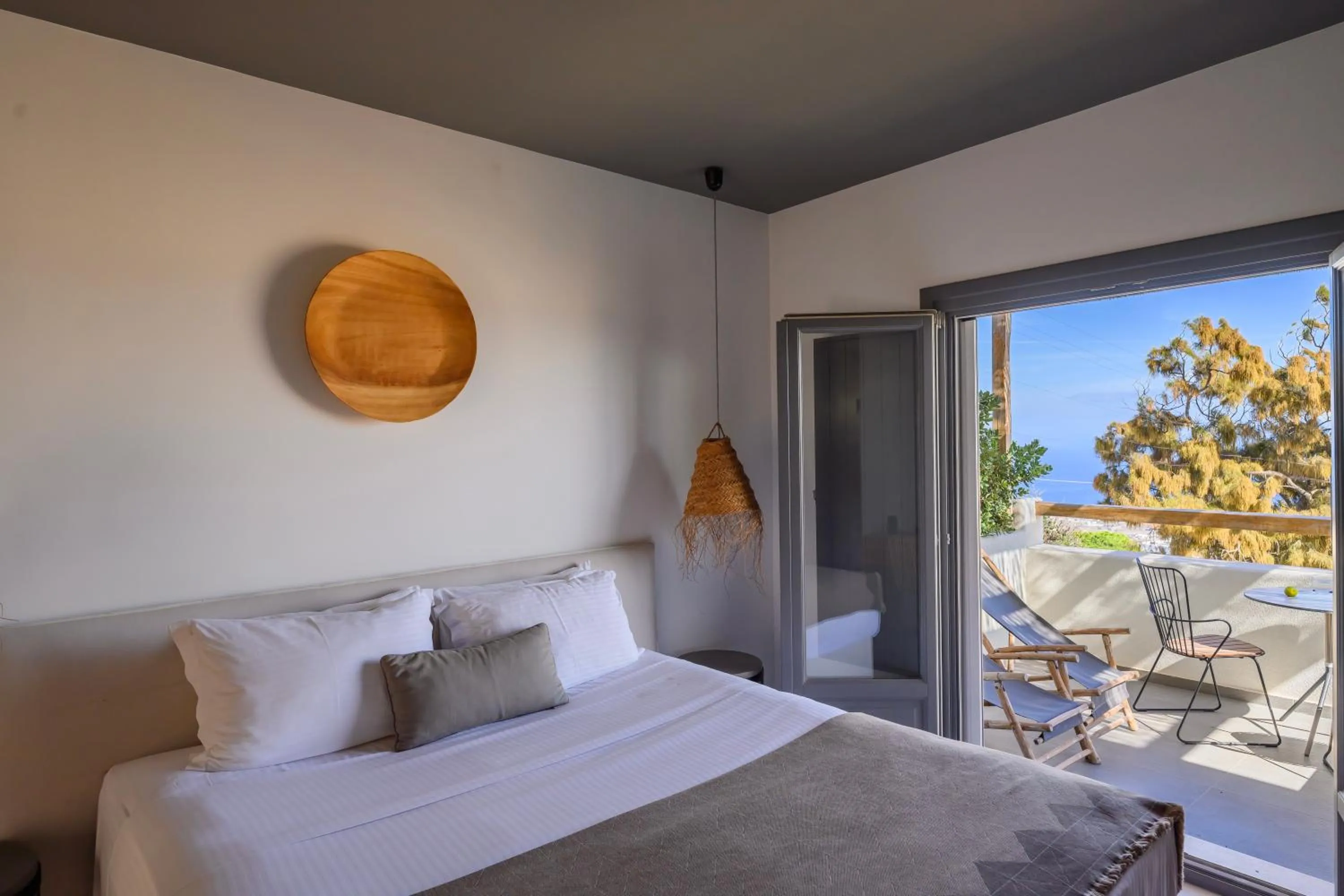 Bed in Lemon Suites Santorini