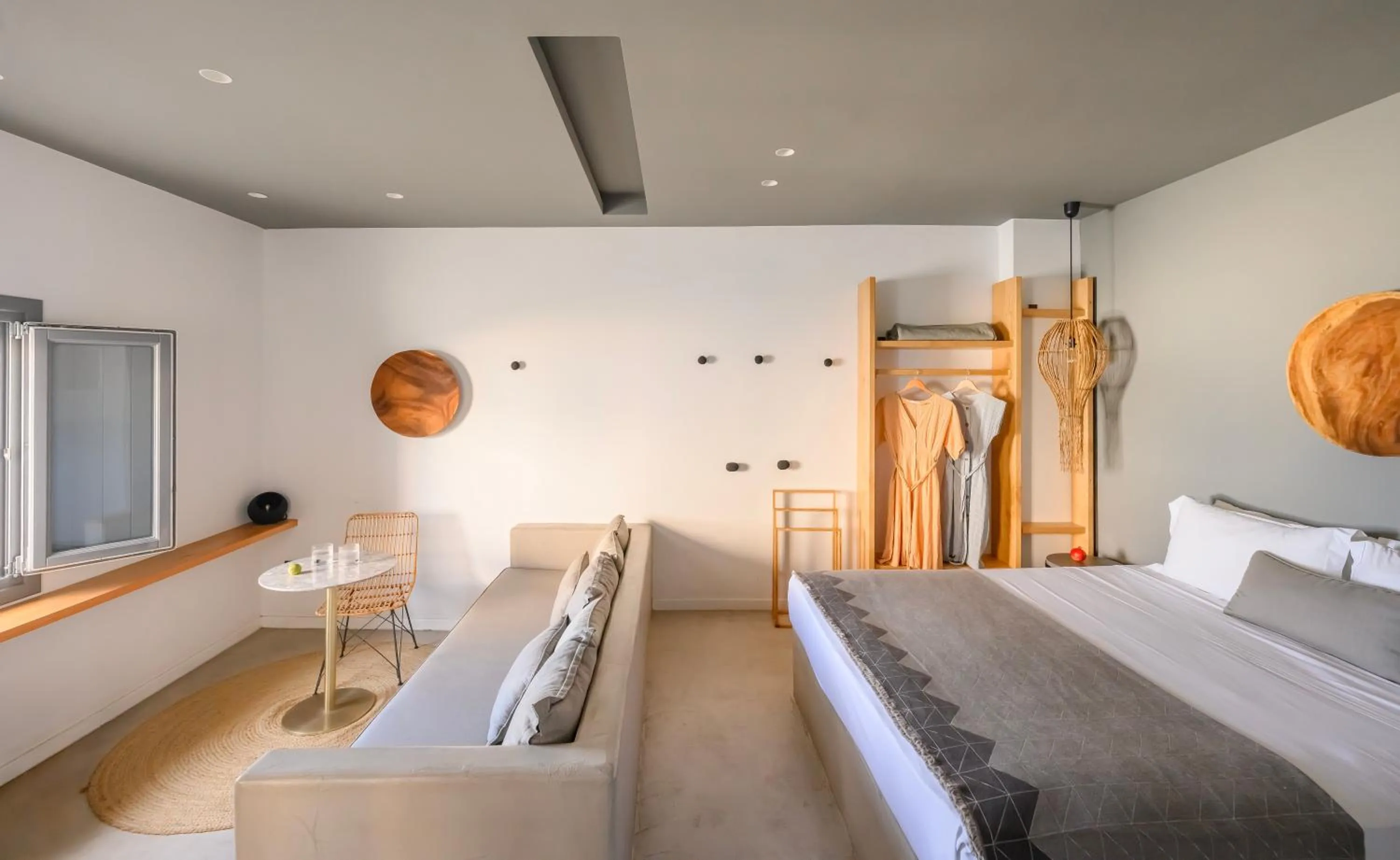 Photo of the whole room, Bed in Lemon Suites Santorini