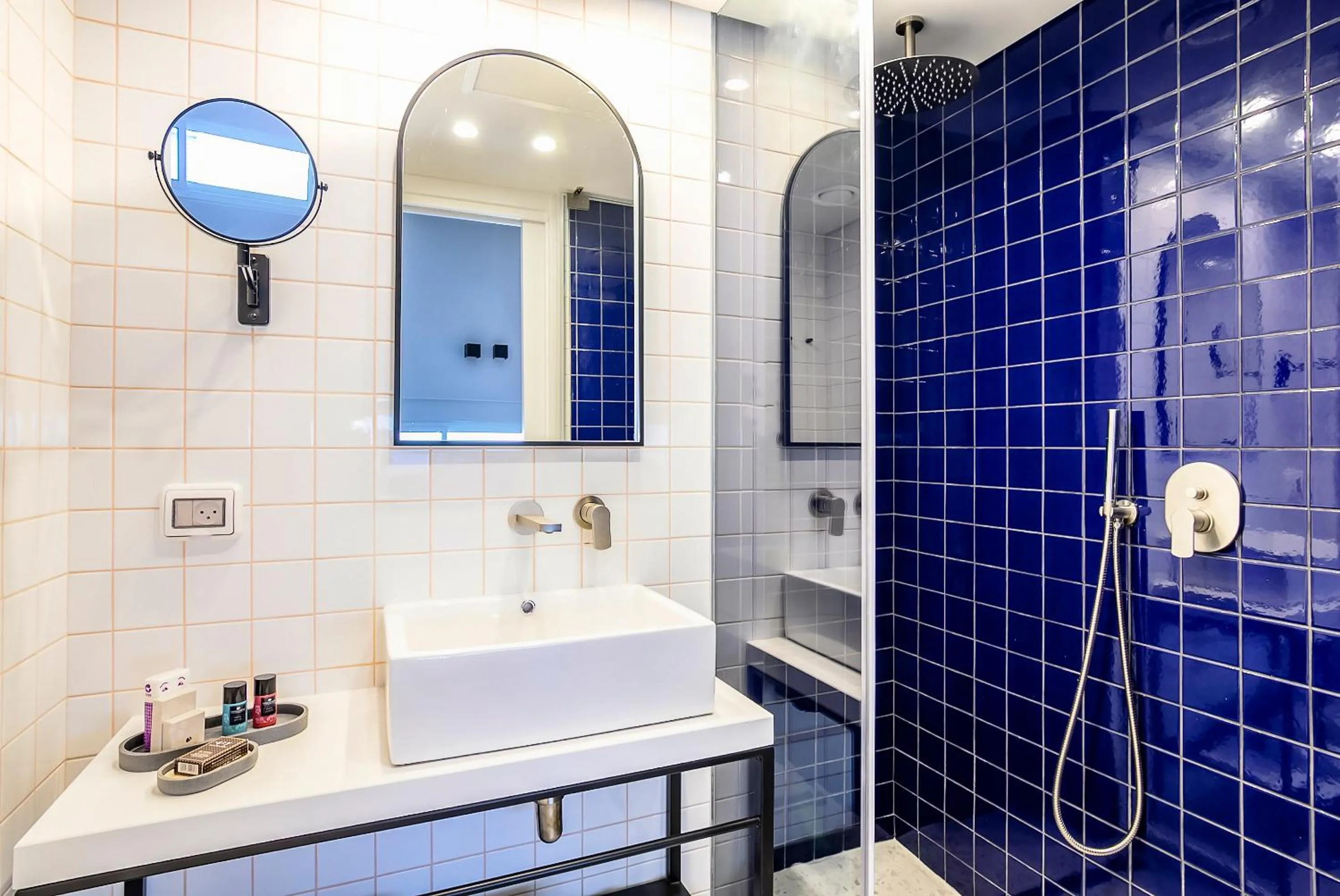 Bathroom in Artist Hotel - an Atlas Boutique Hotel