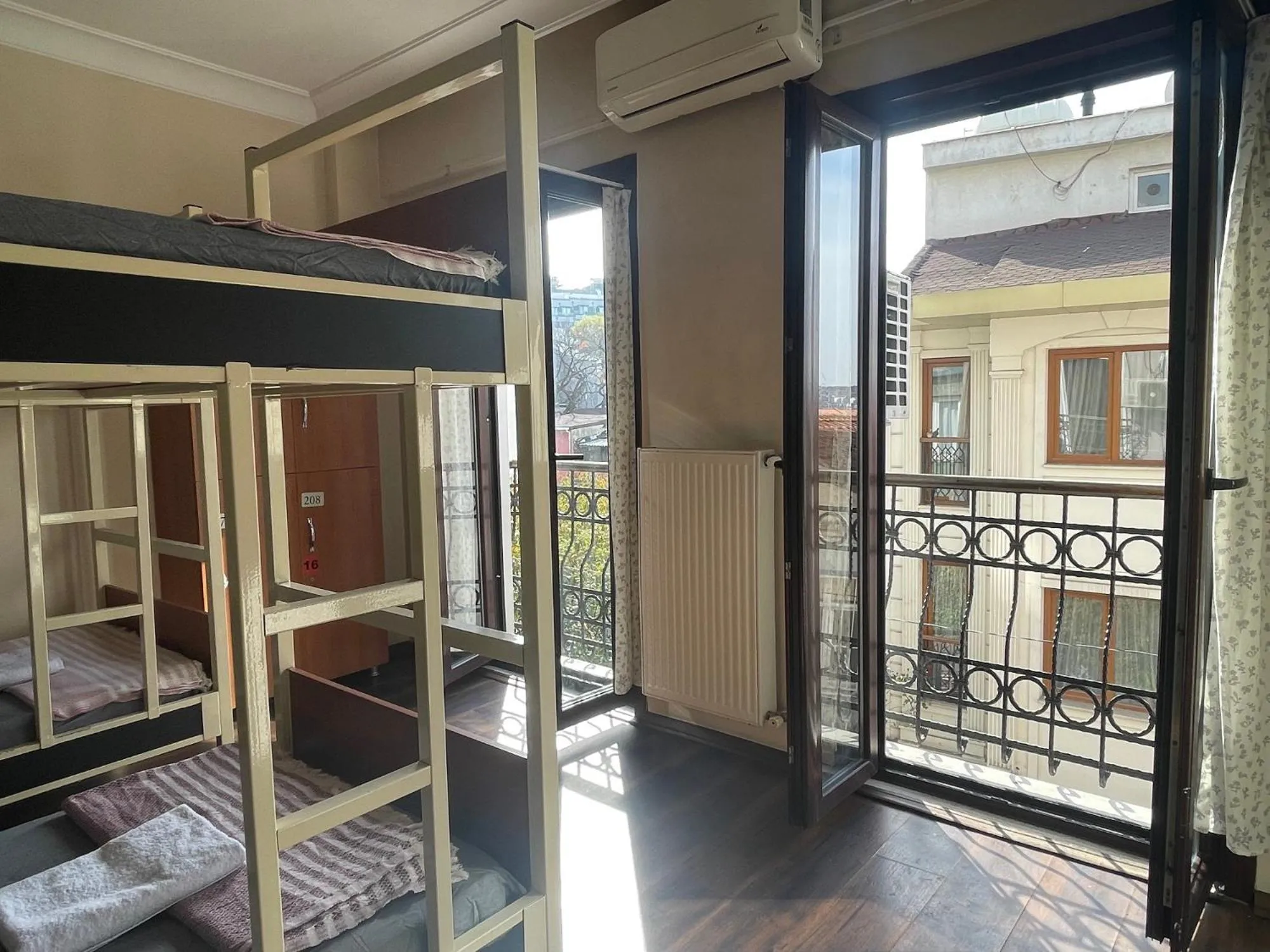 Photo of the whole room, Bed in Taksim City ivy Hostel