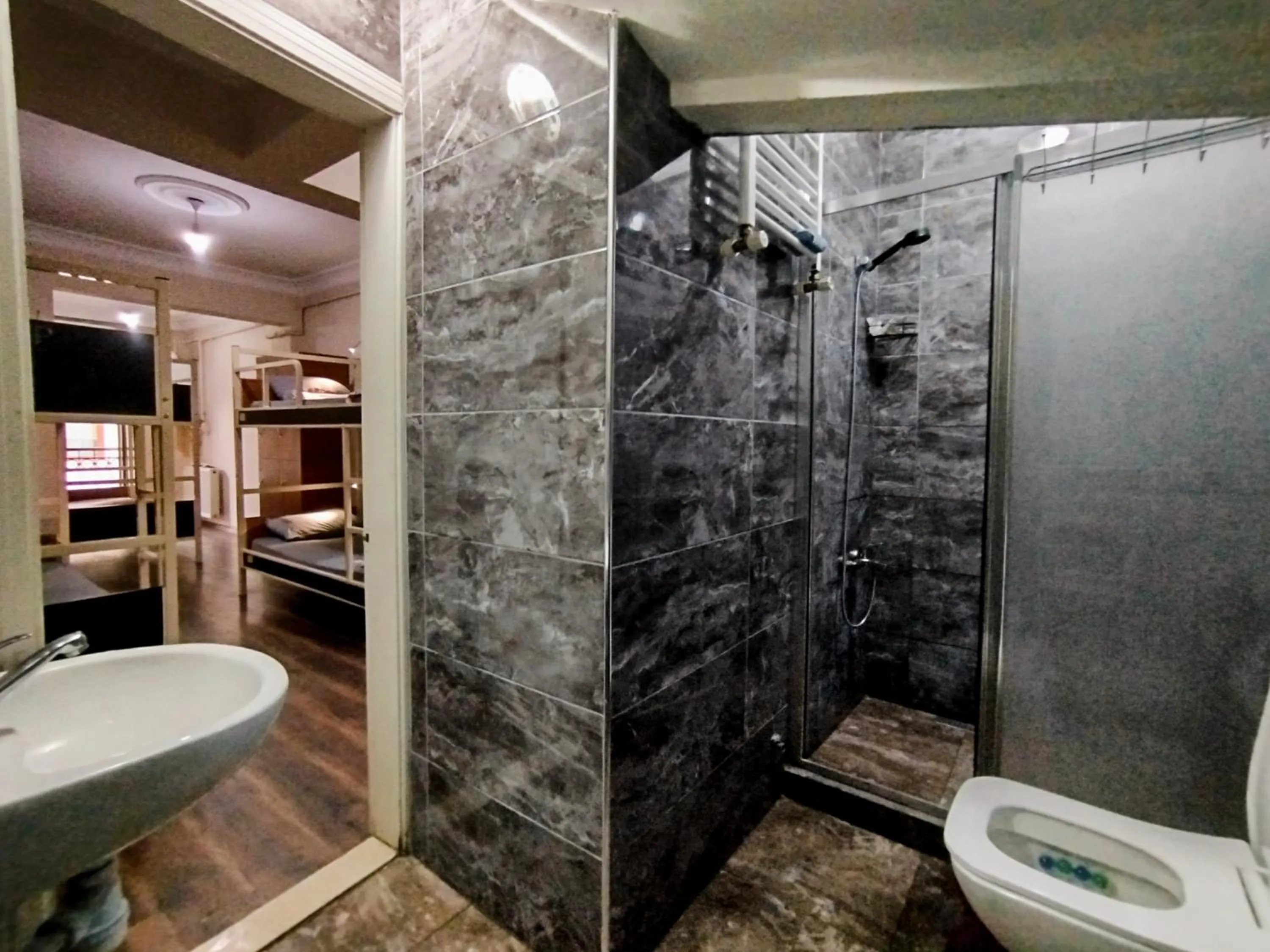 Shower in Taksim City ivy Hostel