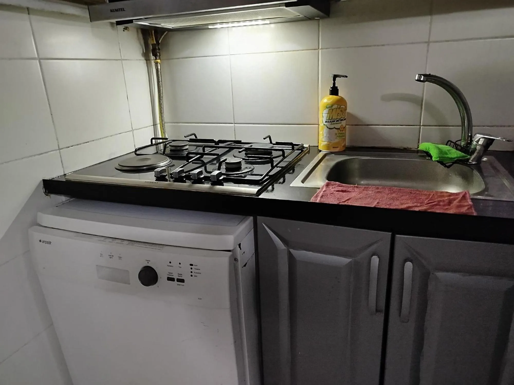 Kitchen or kitchenette in Taksim City ivy Hostel