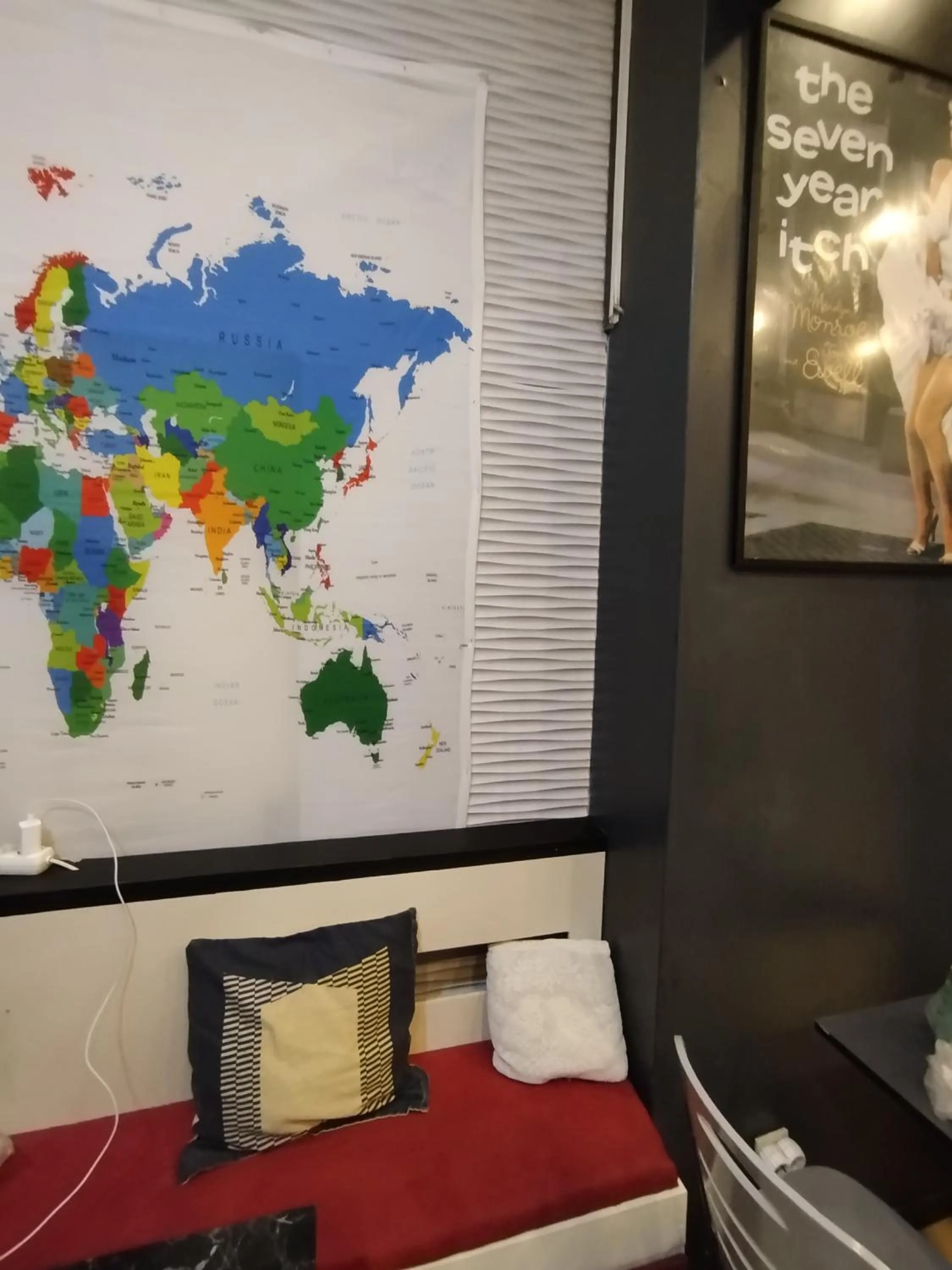 Seating area, Bed in Taksim City ivy Hostel