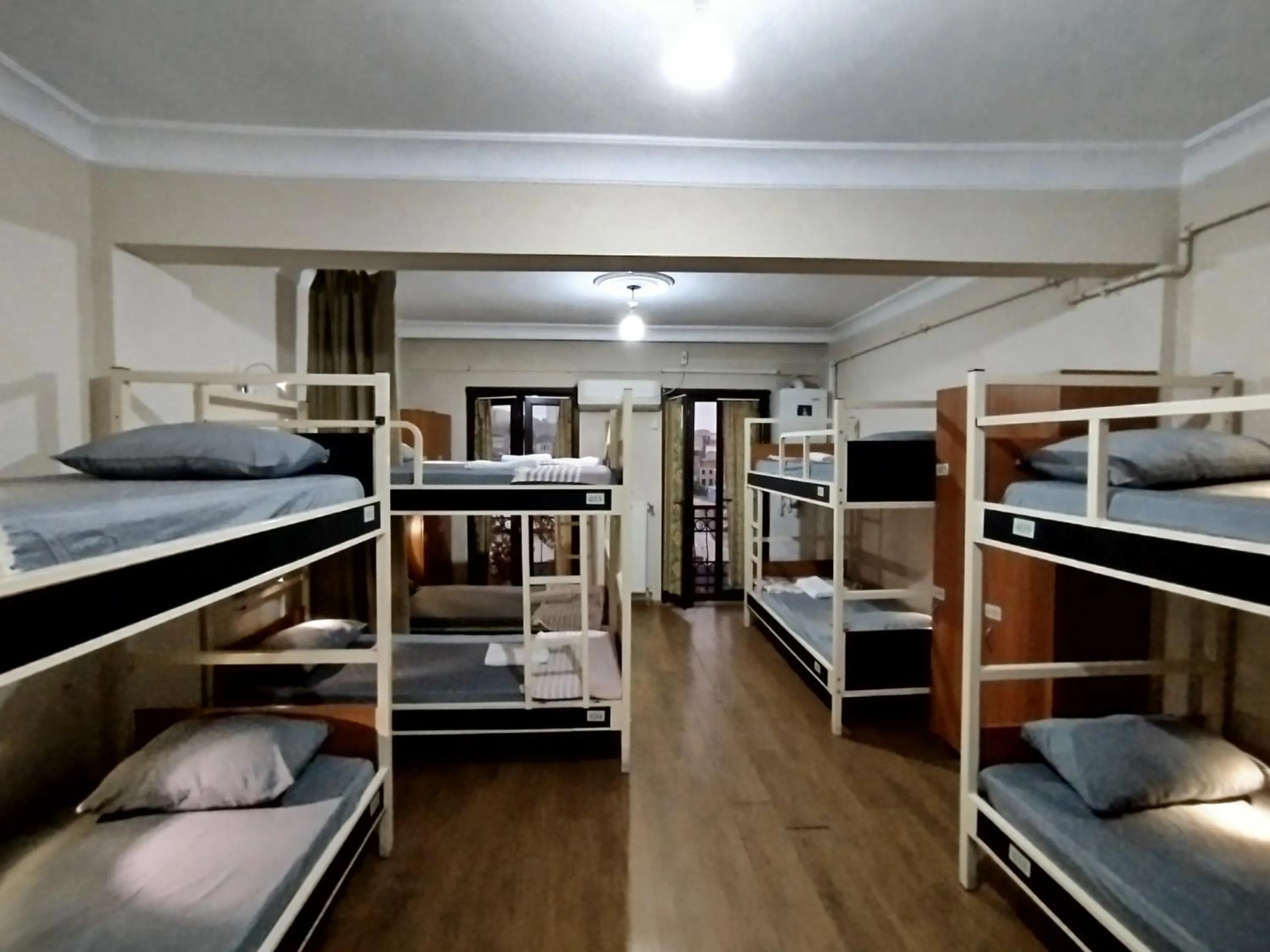 Photo of the whole room, Bed in Taksim City ivy Hostel