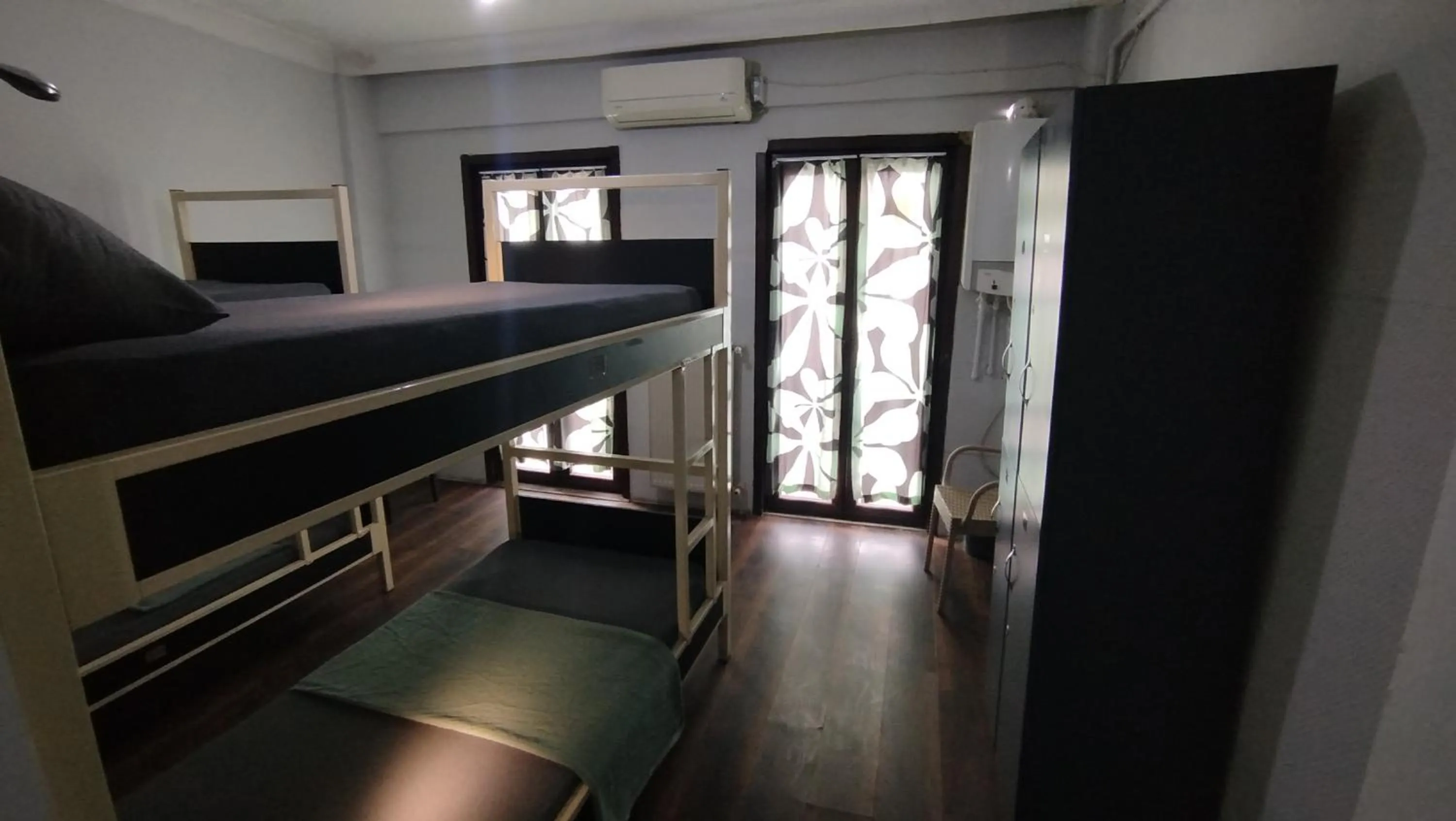 Photo of the whole room, Bed in ivy hostel cafe