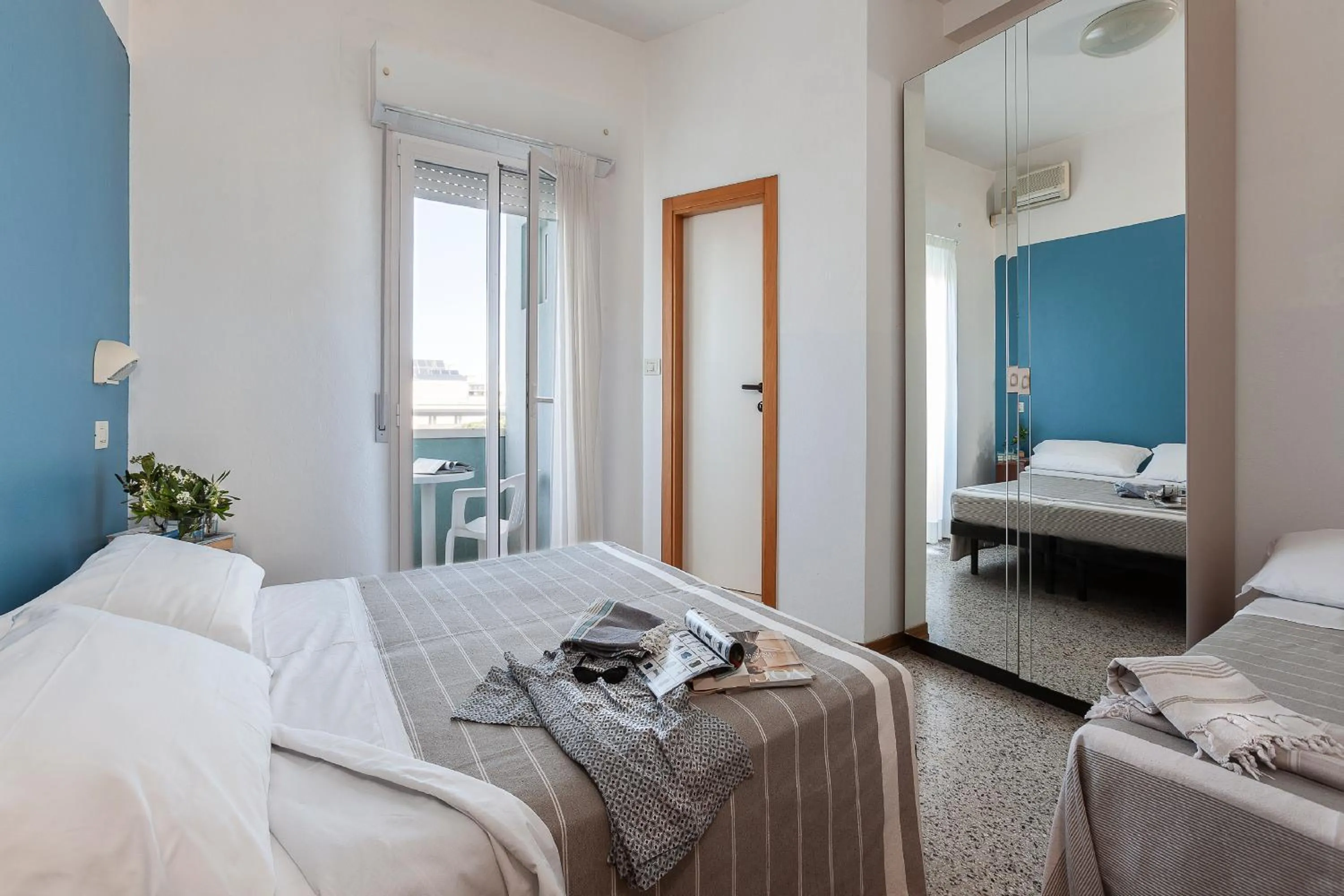 Bedroom, Bed in Hotel Pacific