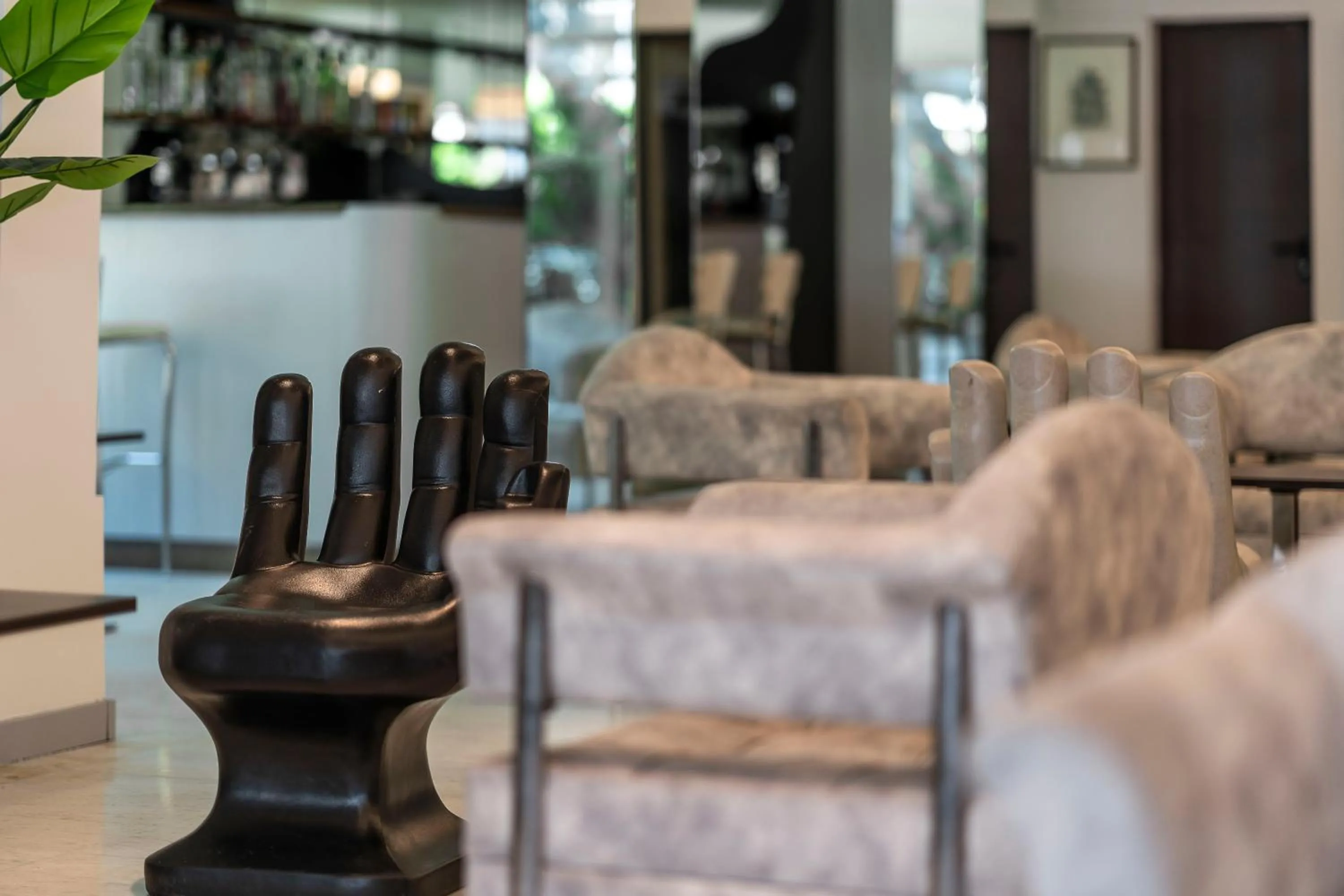 Seating area in Hotel Pacific