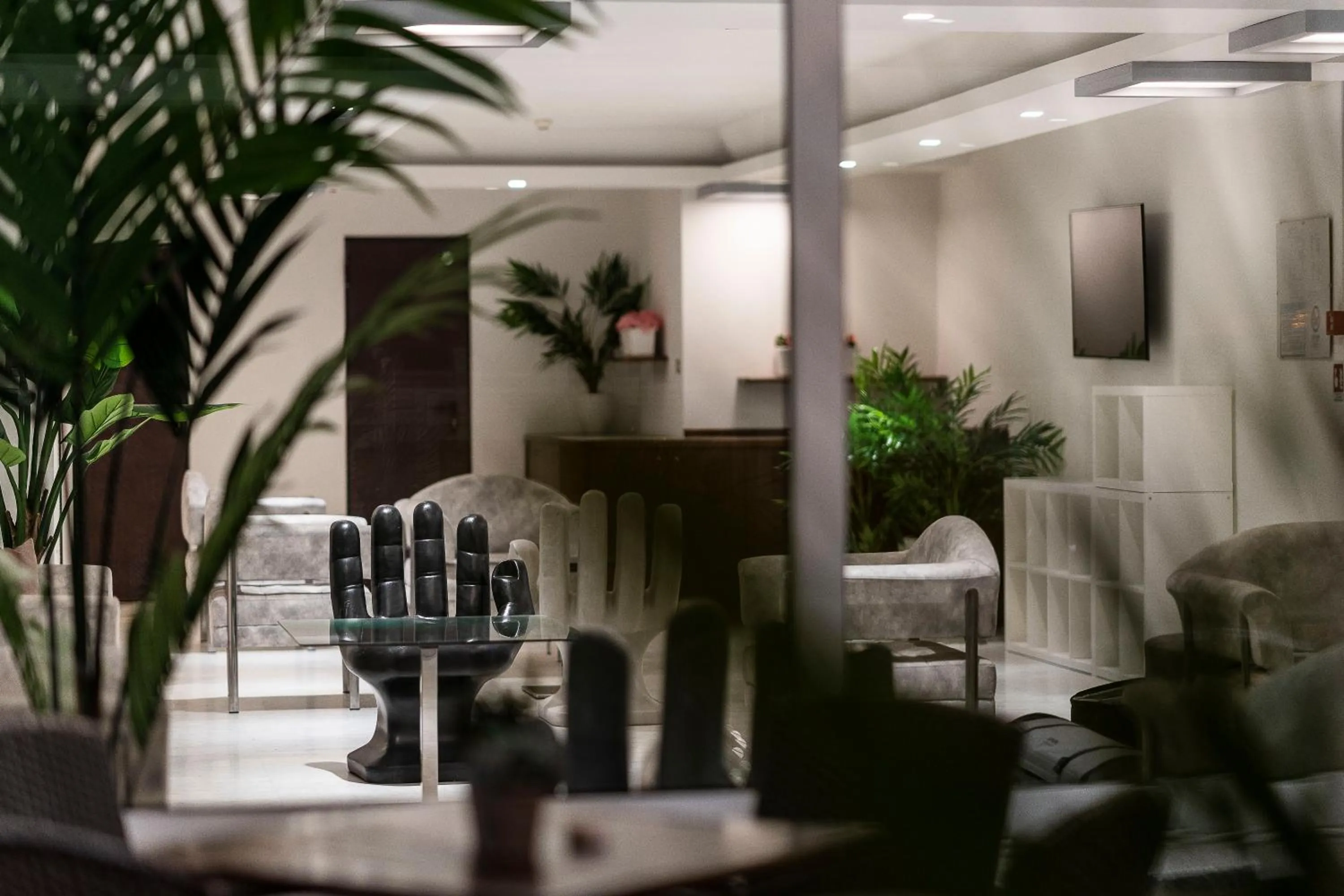 Seating area in Hotel Pacific