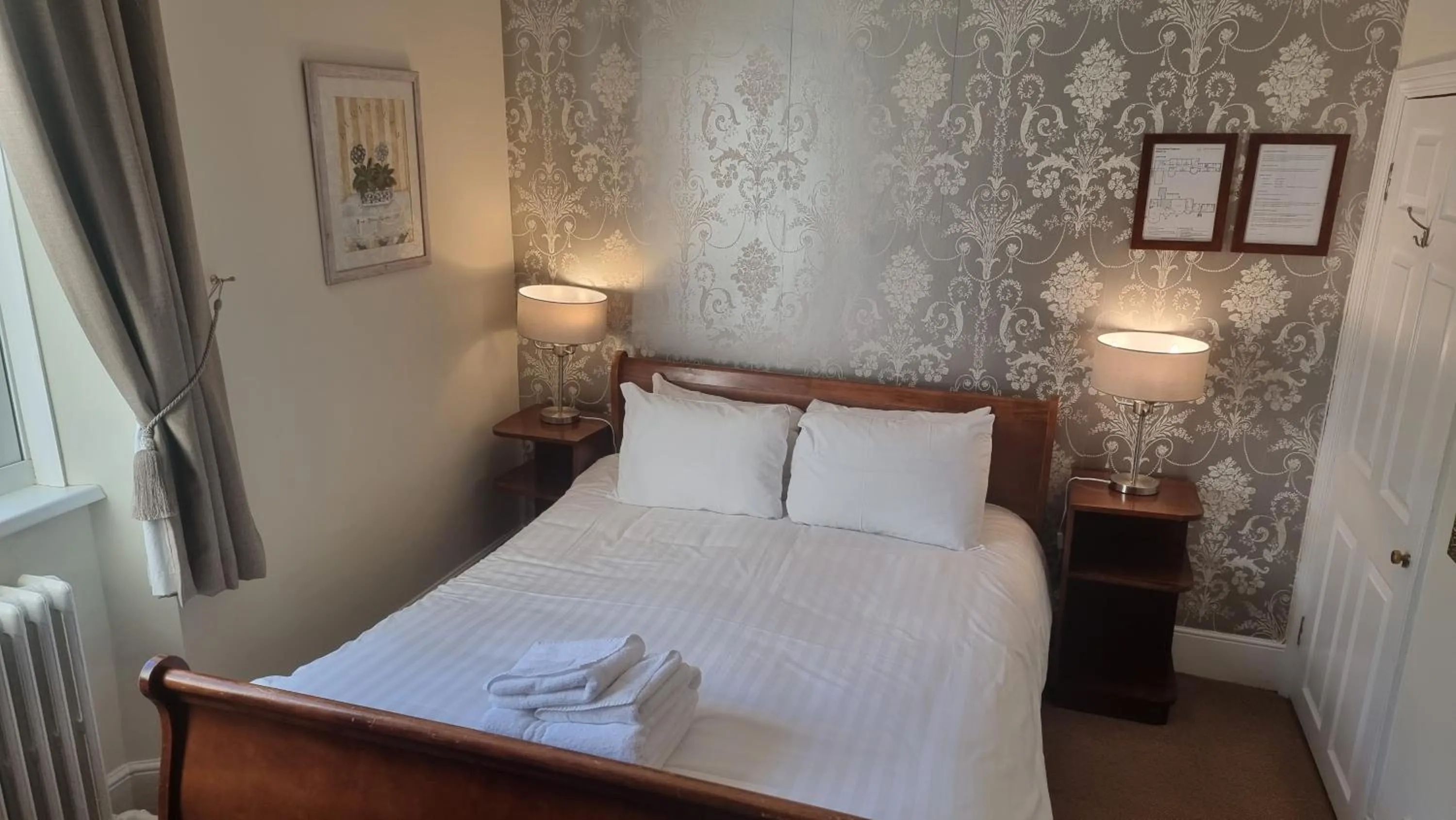 Bed in Fox & Hounds Country Hotel