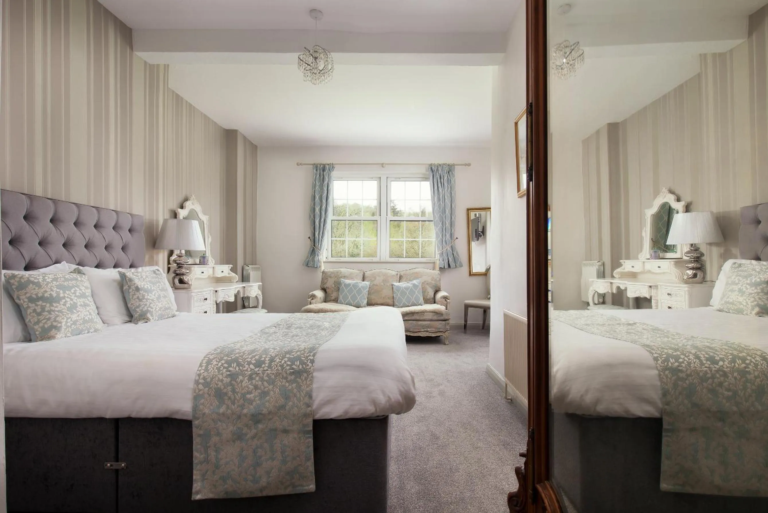 Bed in Fox & Hounds Country Hotel