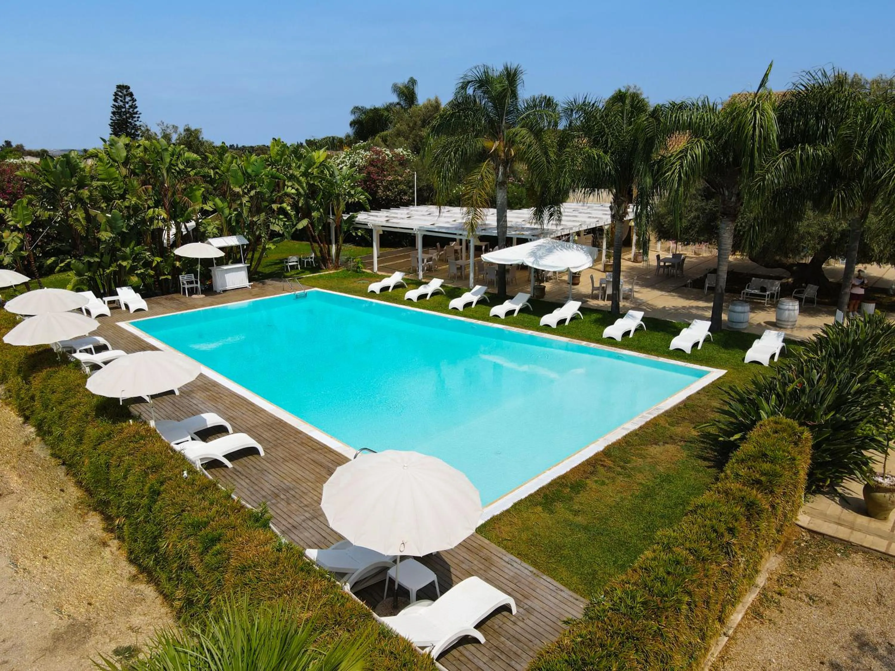 Swimming pool in Life Hotels Kalaonda Resort