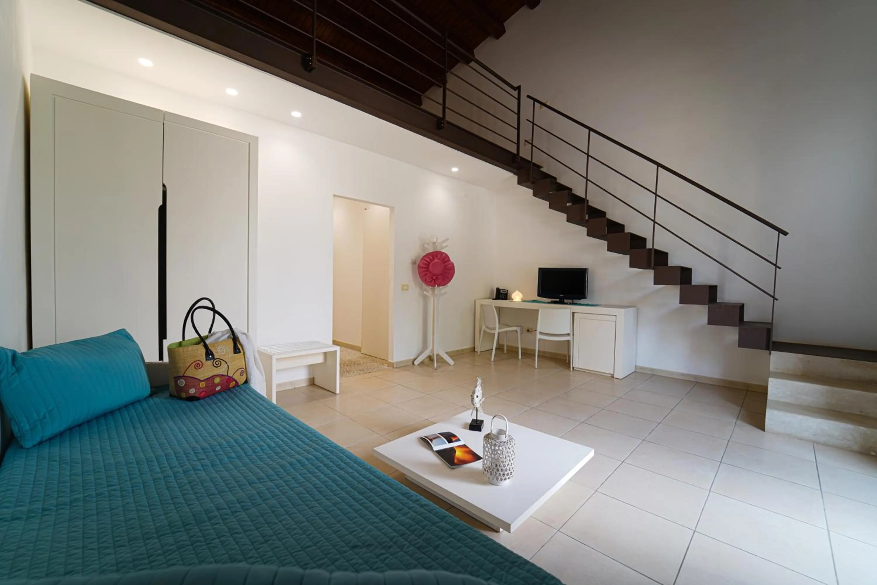 Photo of the whole room, Bed in Life Hotels Kalaonda Resort