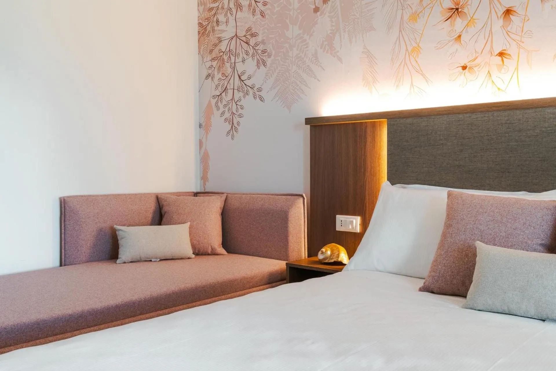 Bedroom, Bed in Vada Village