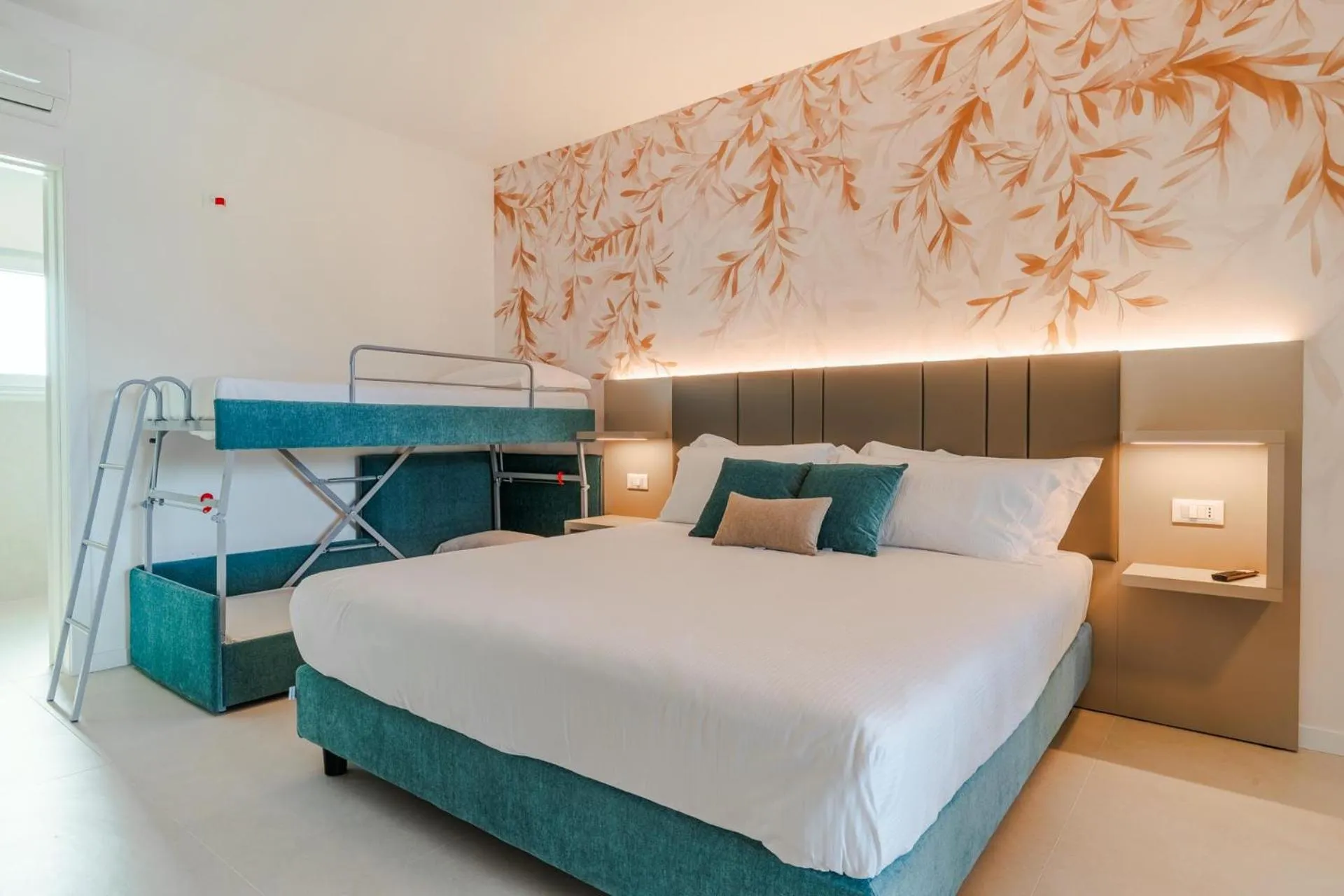 Bedroom, Bed in Vada Village